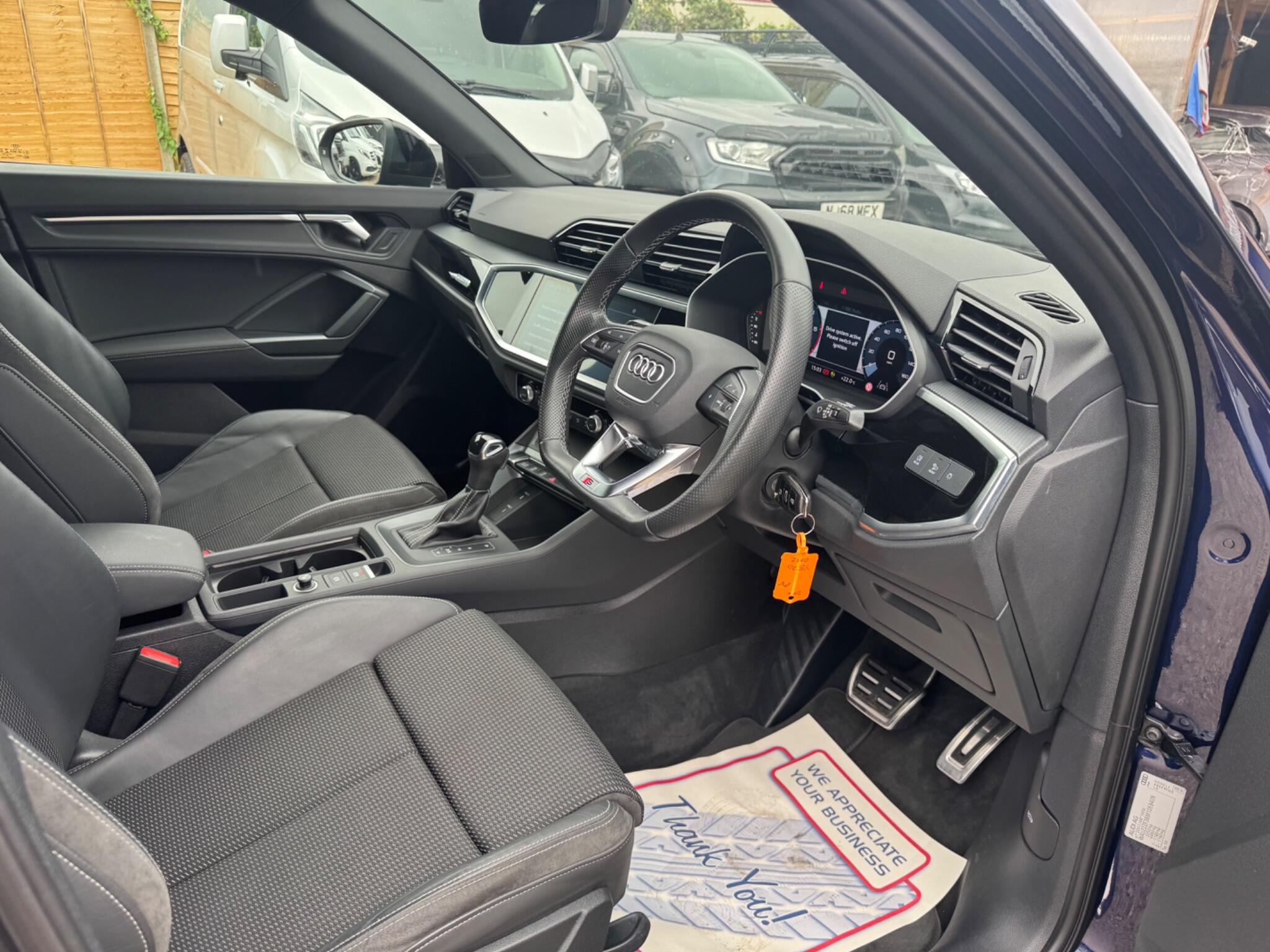 Audi Q3 view 53