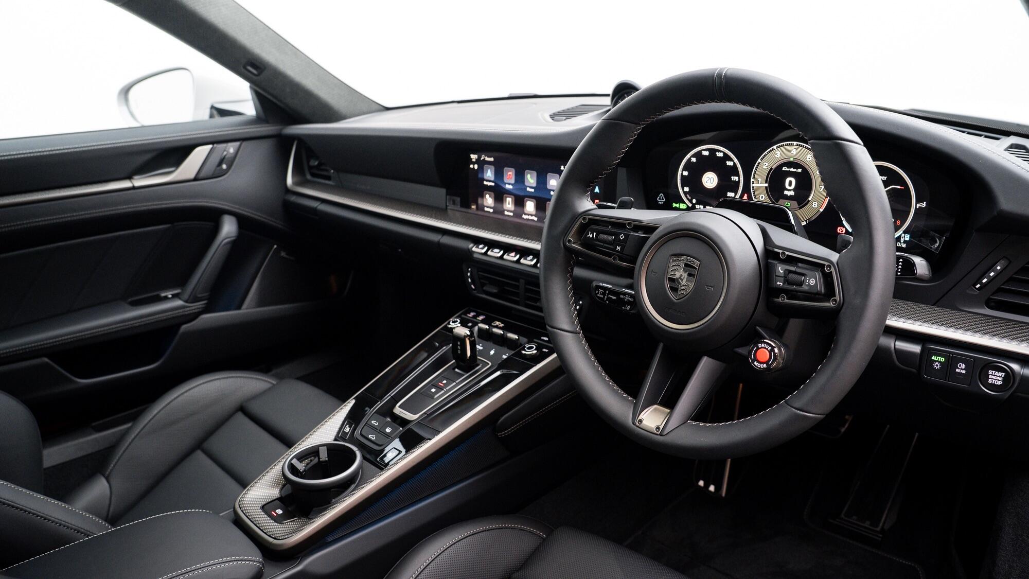 Porsche 911 view 11