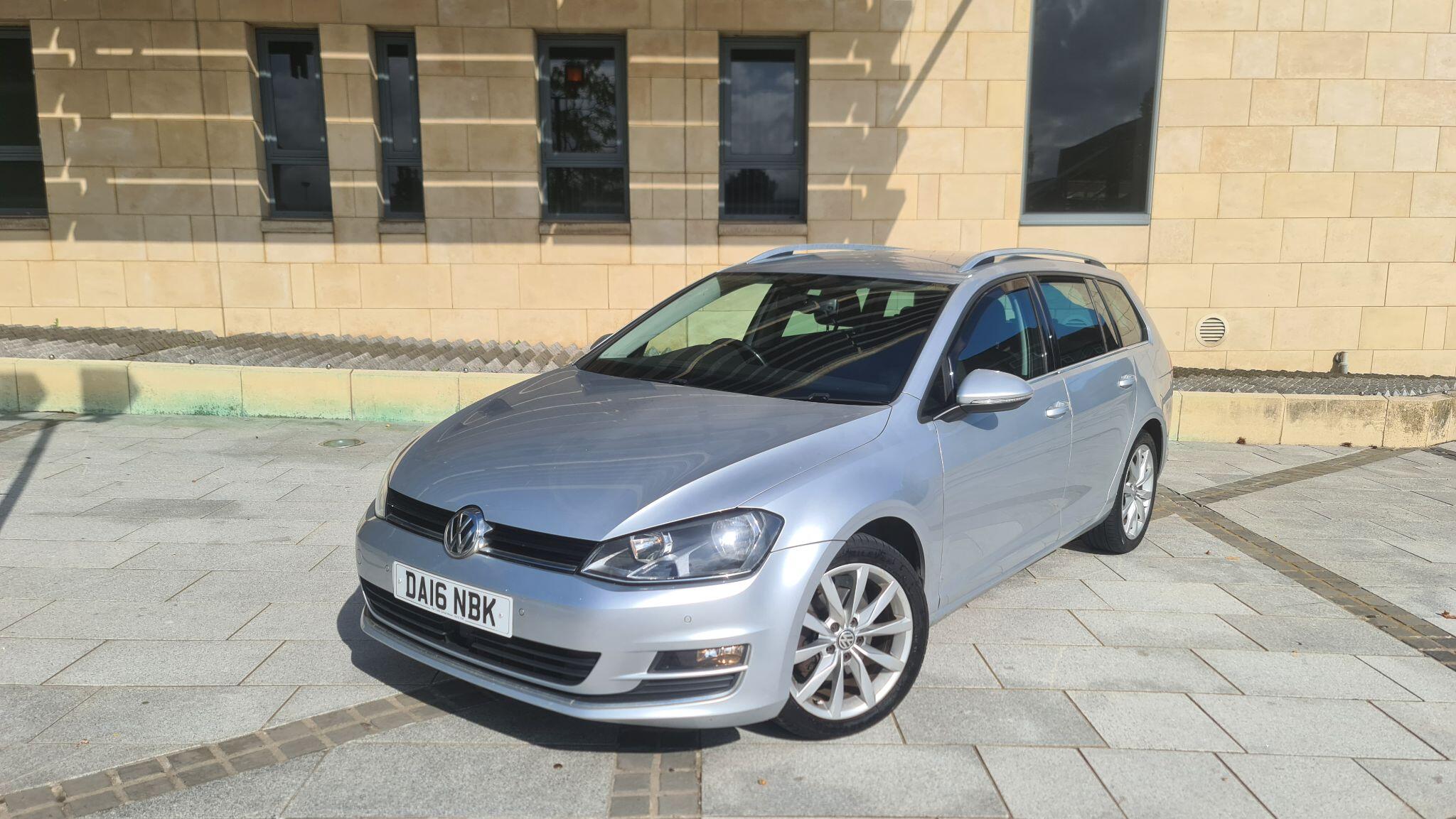 Volkswagen Golf view 2