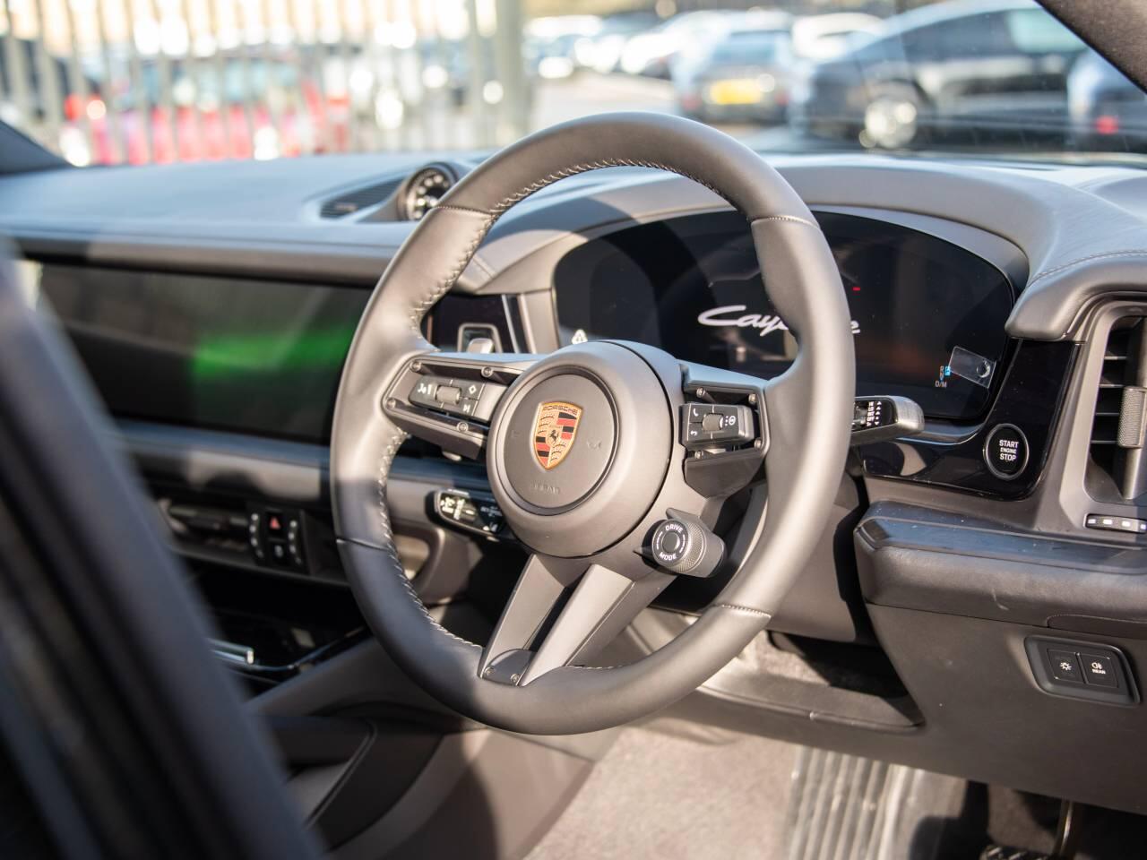 Porsche Cayenne view 21