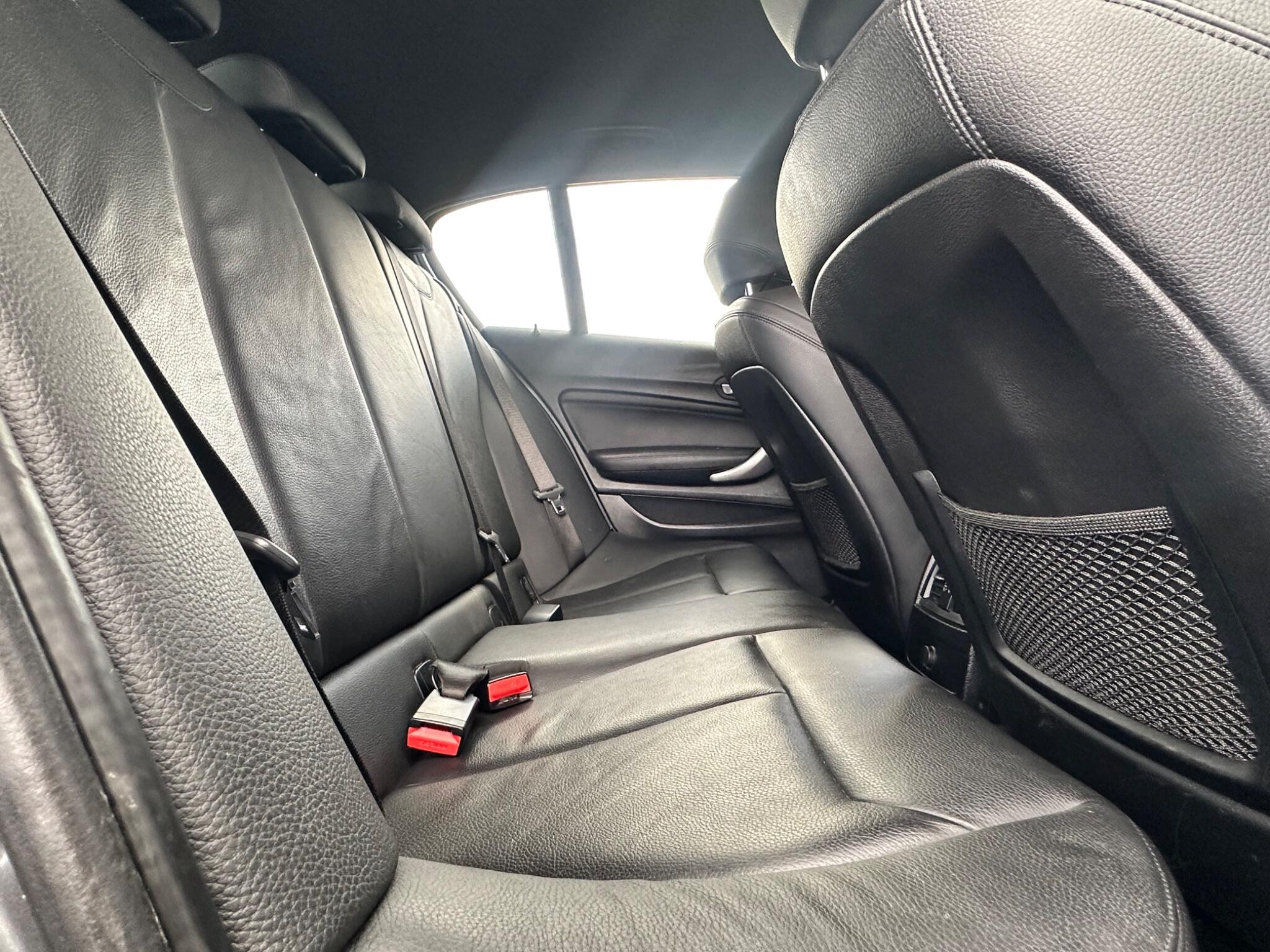 BMW 1 Series view 26