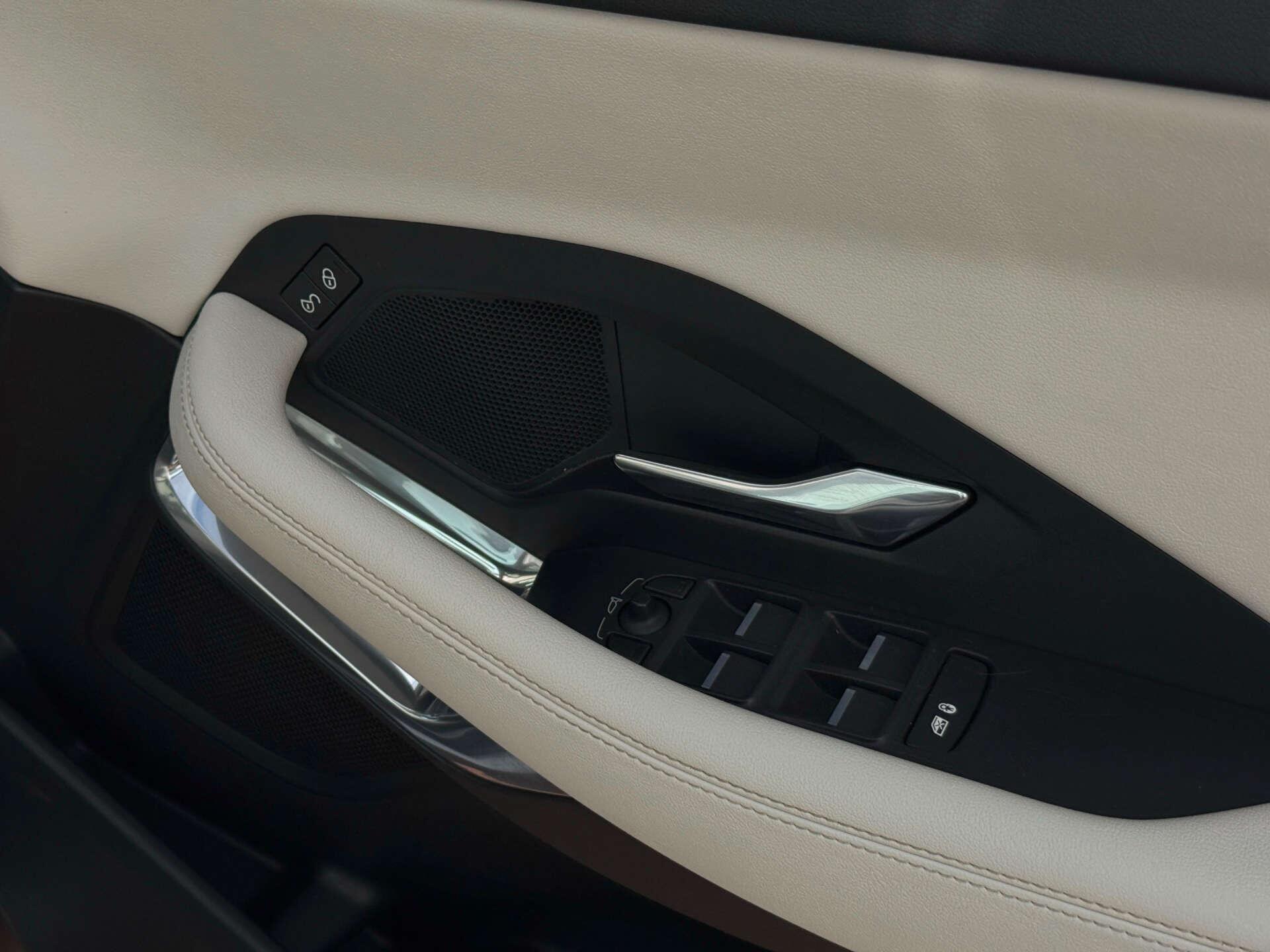 Jaguar E-Pace view 27