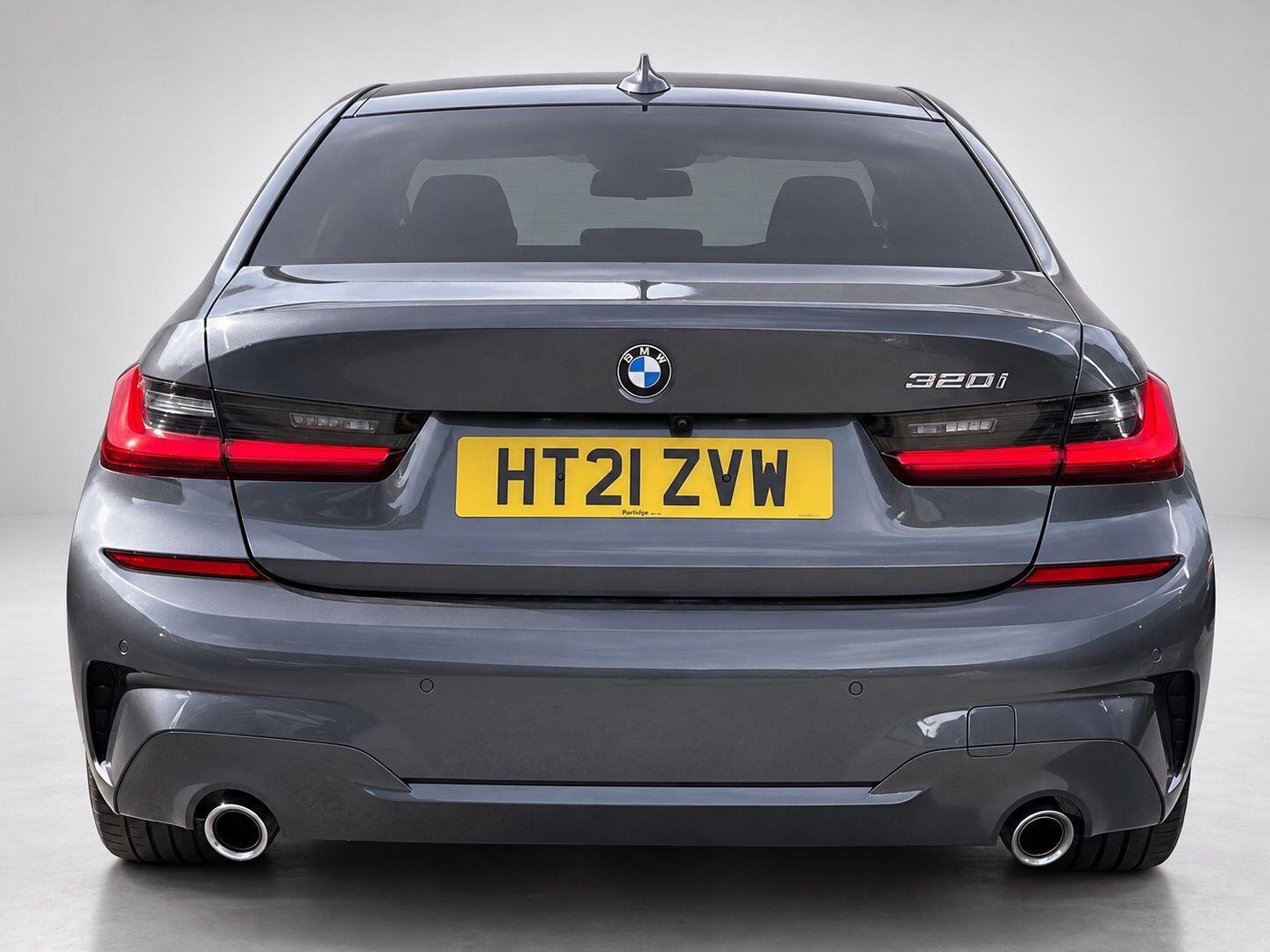 BMW 3 Series view 12