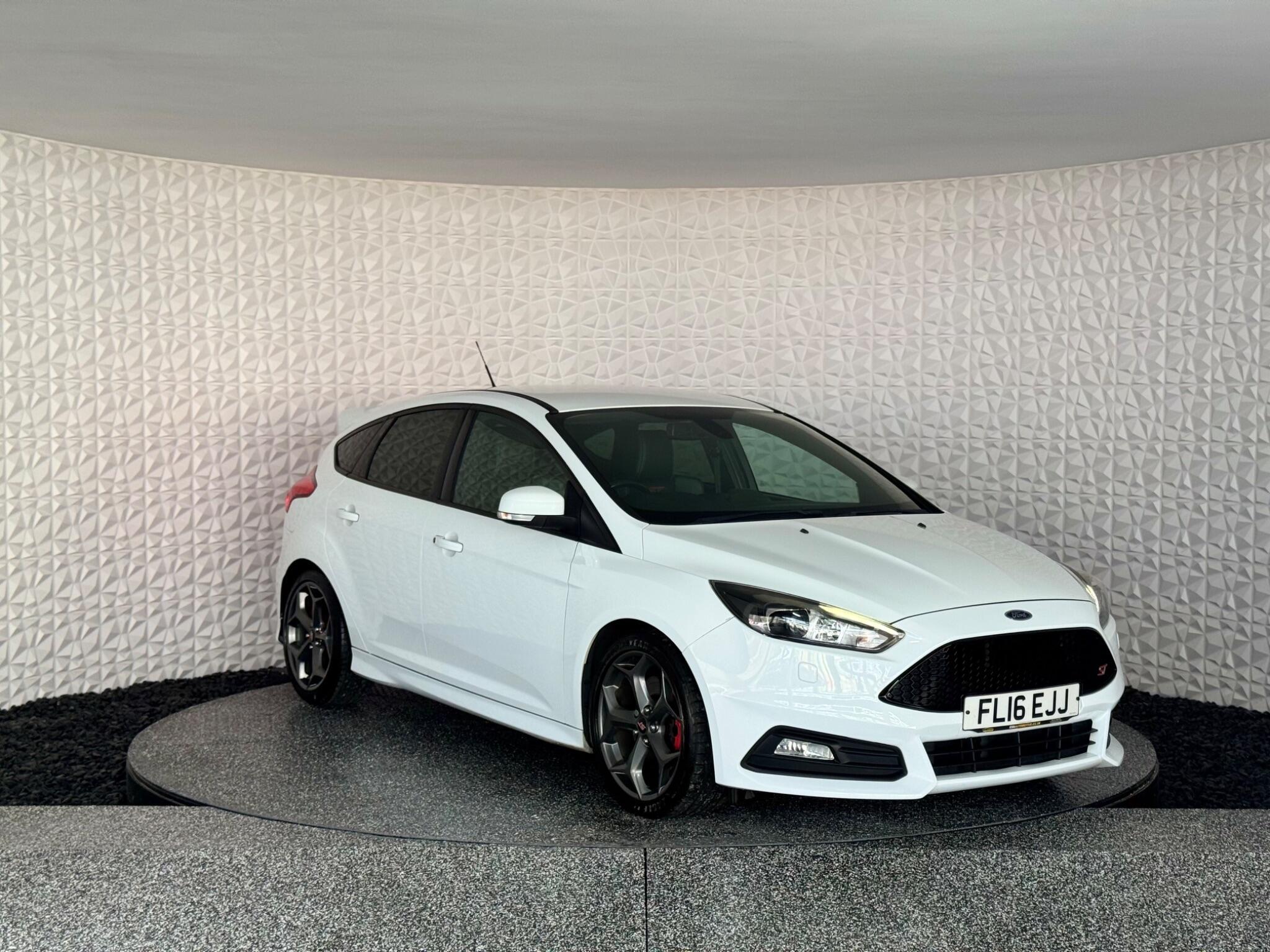 Ford Focus view 6