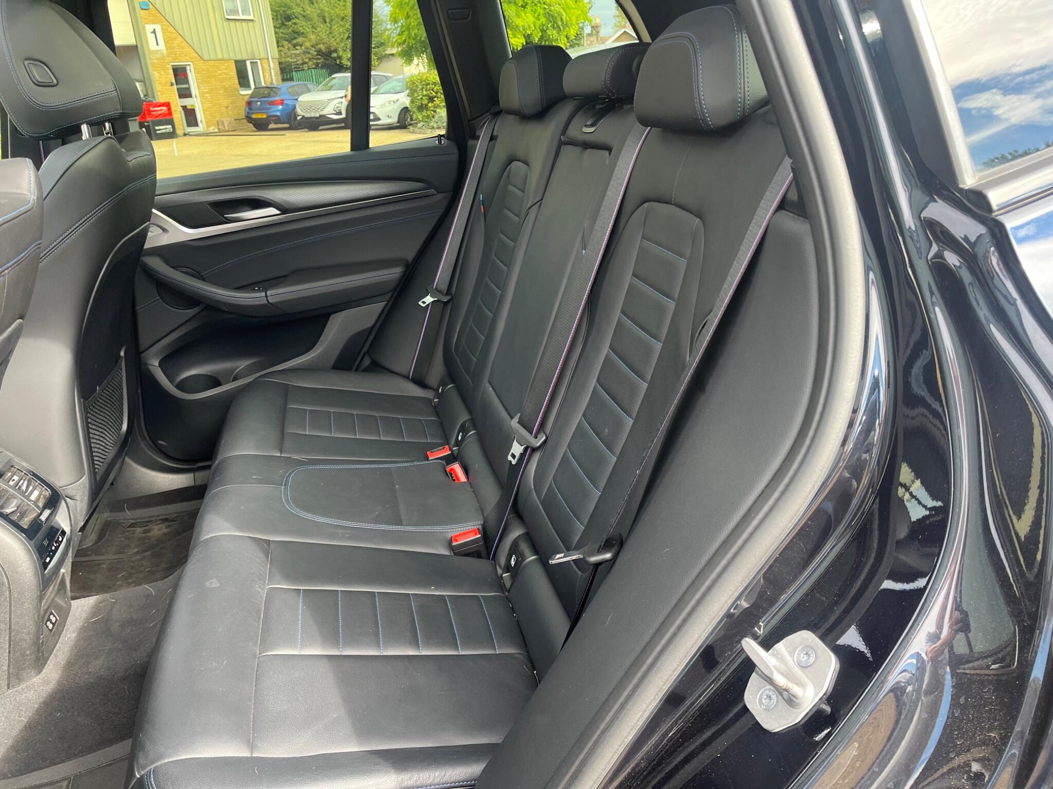 BMW X3 view 11