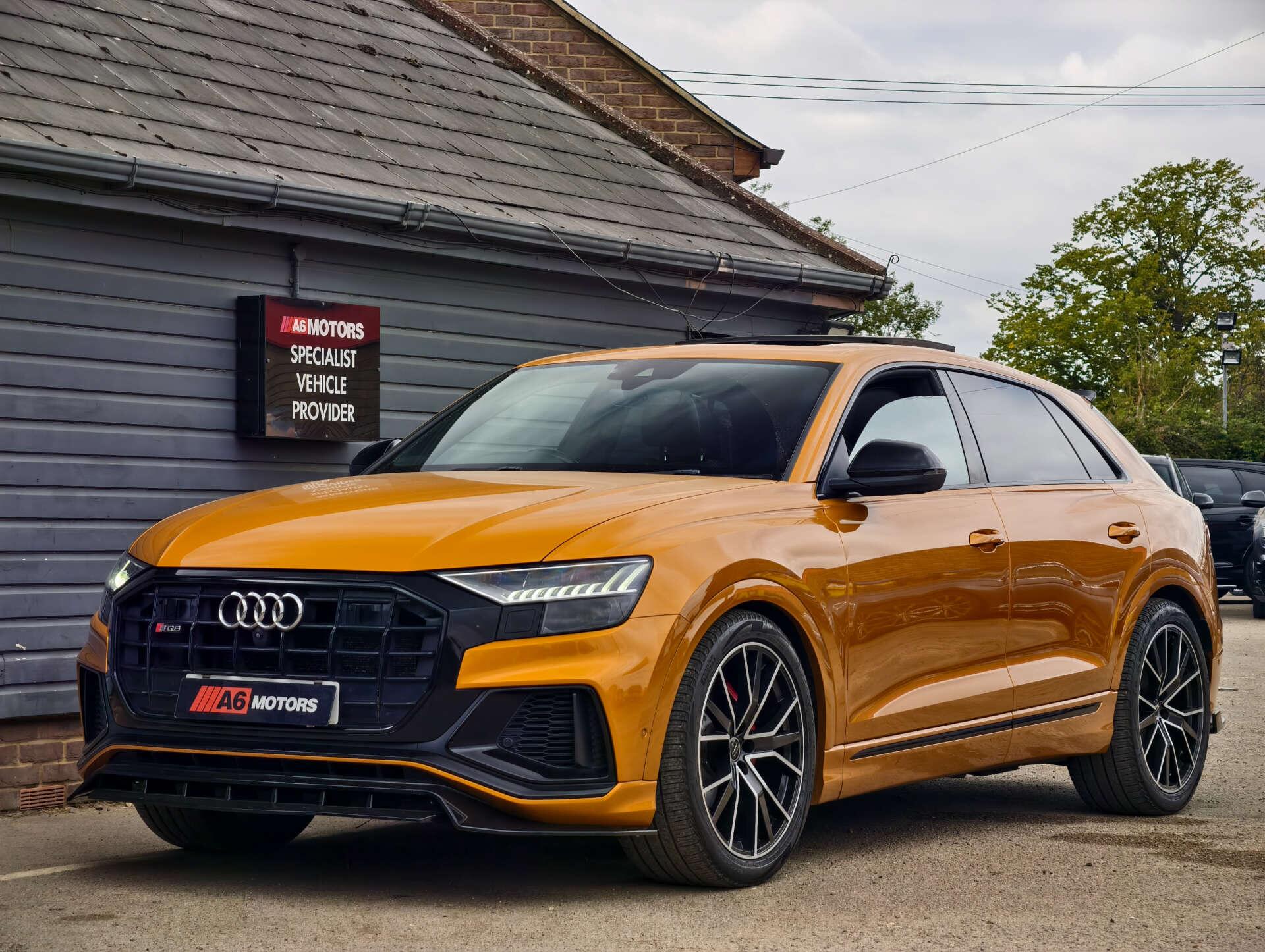 Audi Q8 view 26