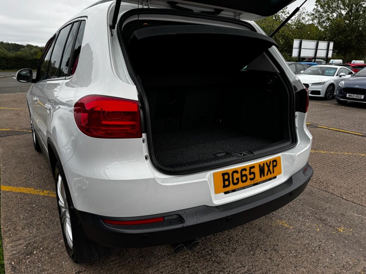 Volkswagen Tiguan view 19