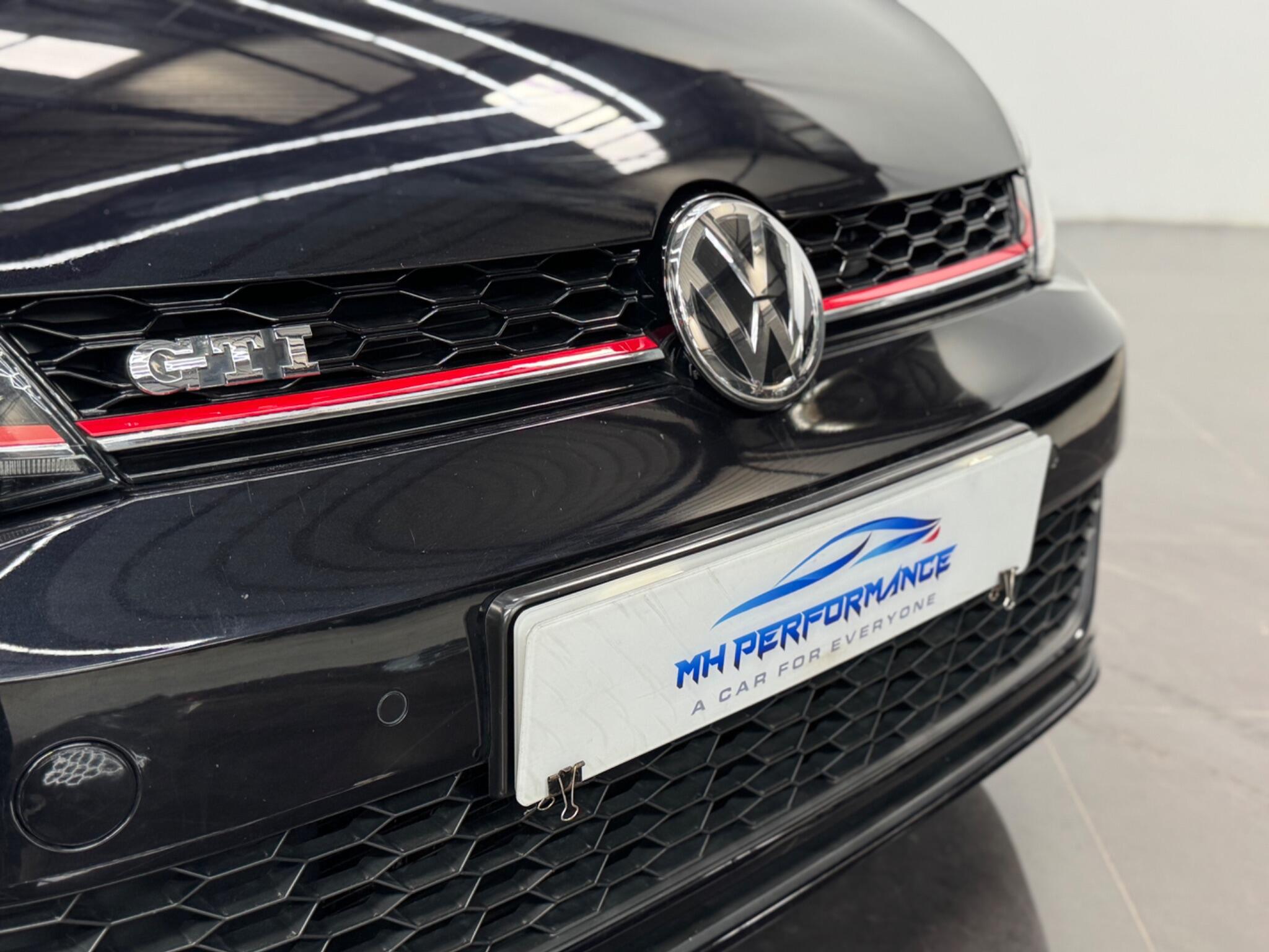 Volkswagen Golf view 17