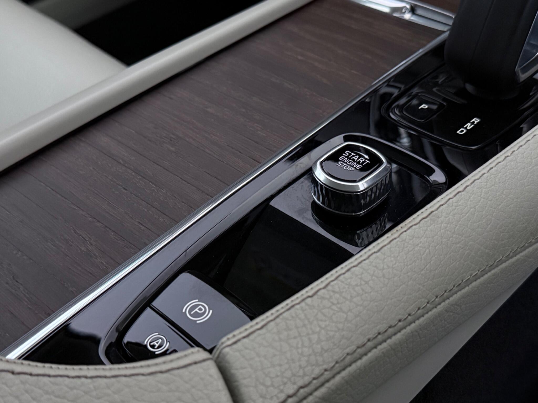 Volvo V90 Cross Country view 20
