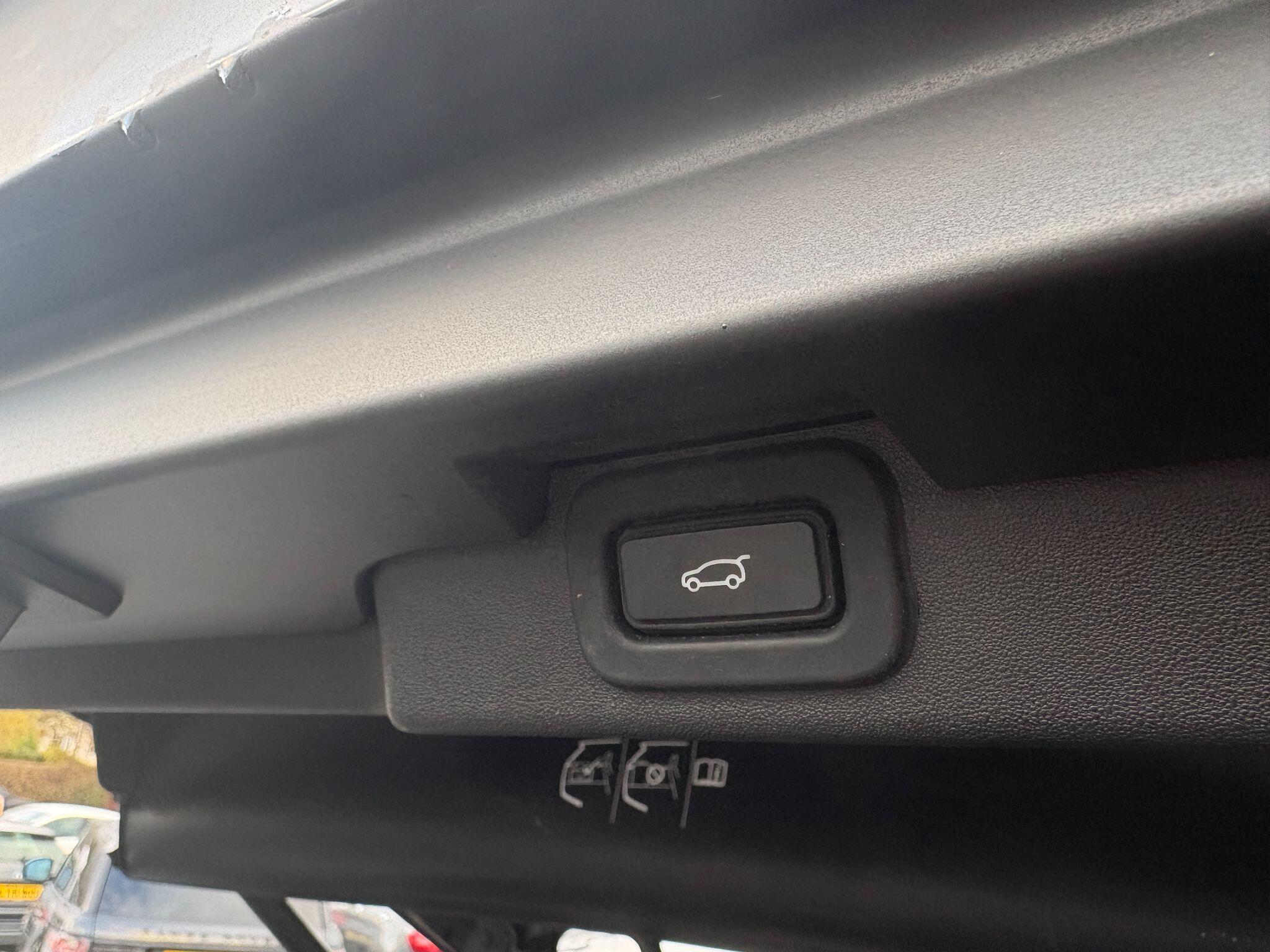 Land Rover Discovery 3 view 19