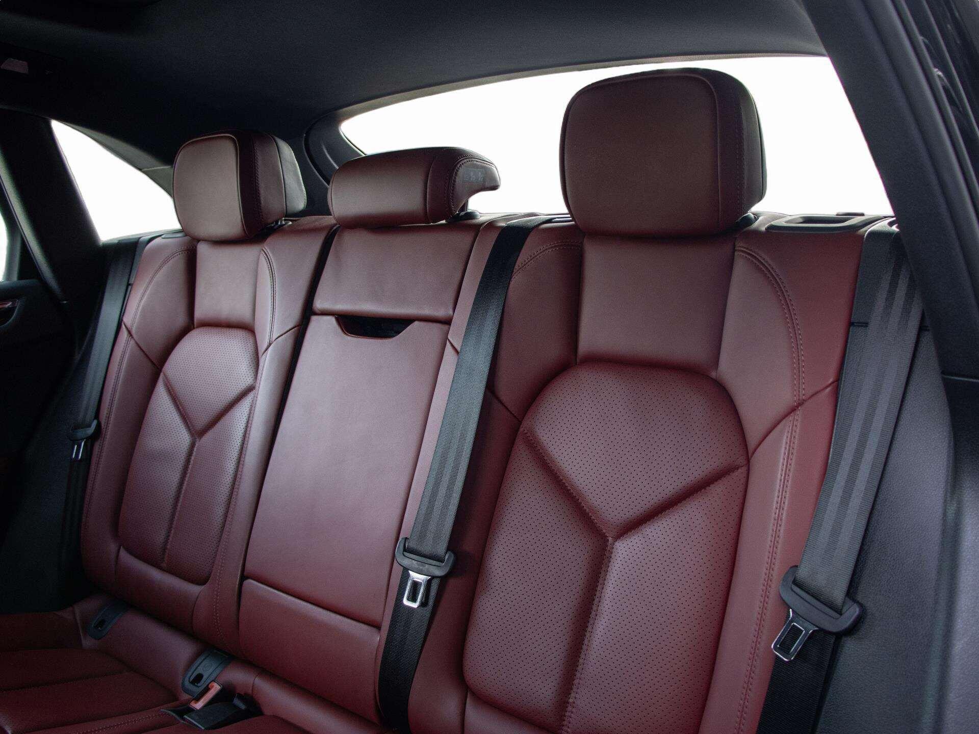 Porsche Macan view 21