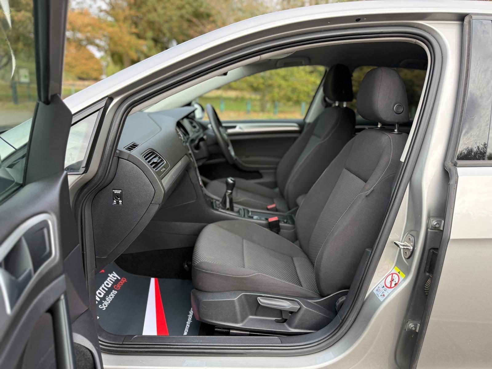 Volkswagen Golf view 33