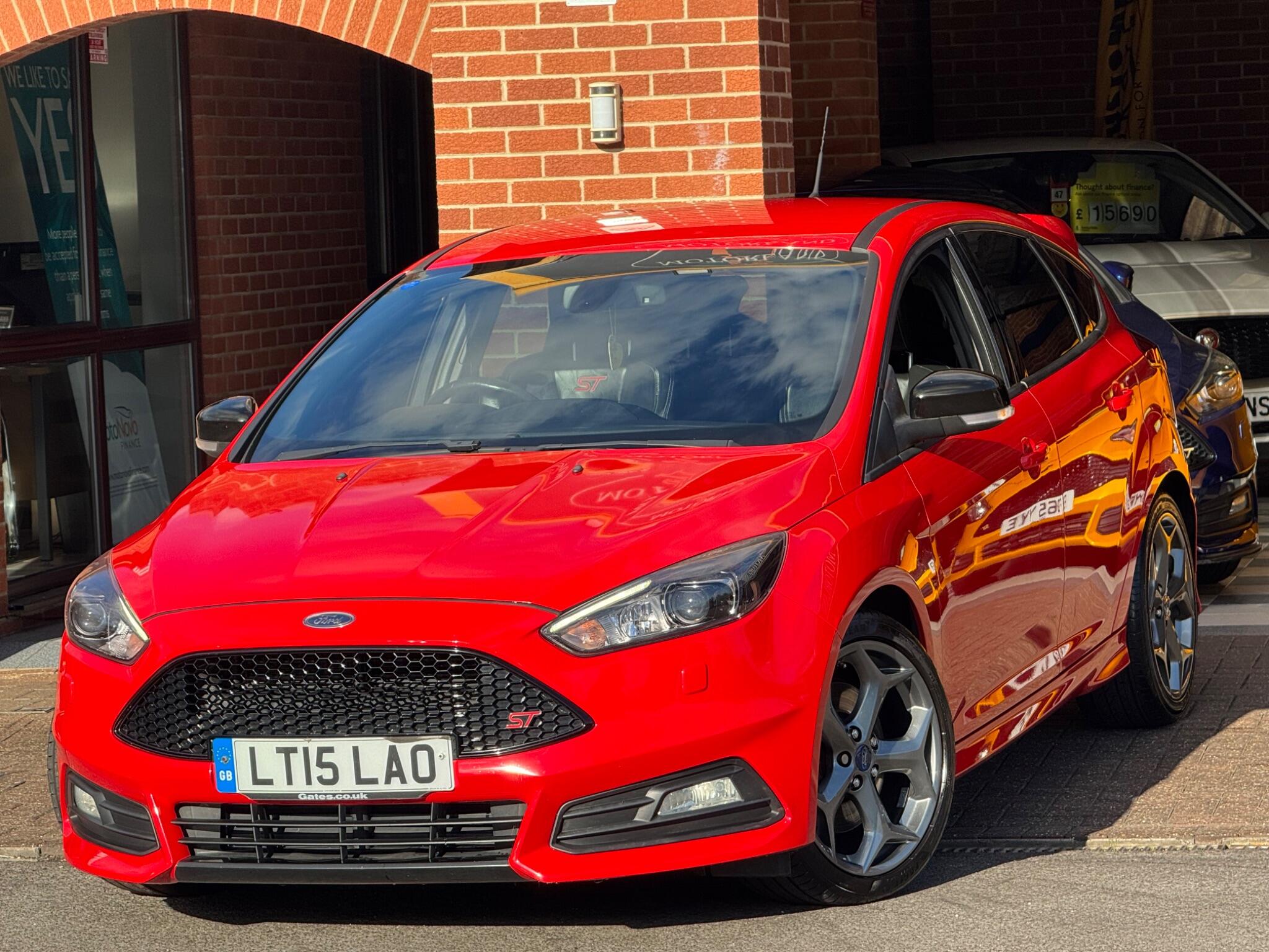 Ford Focus view 2