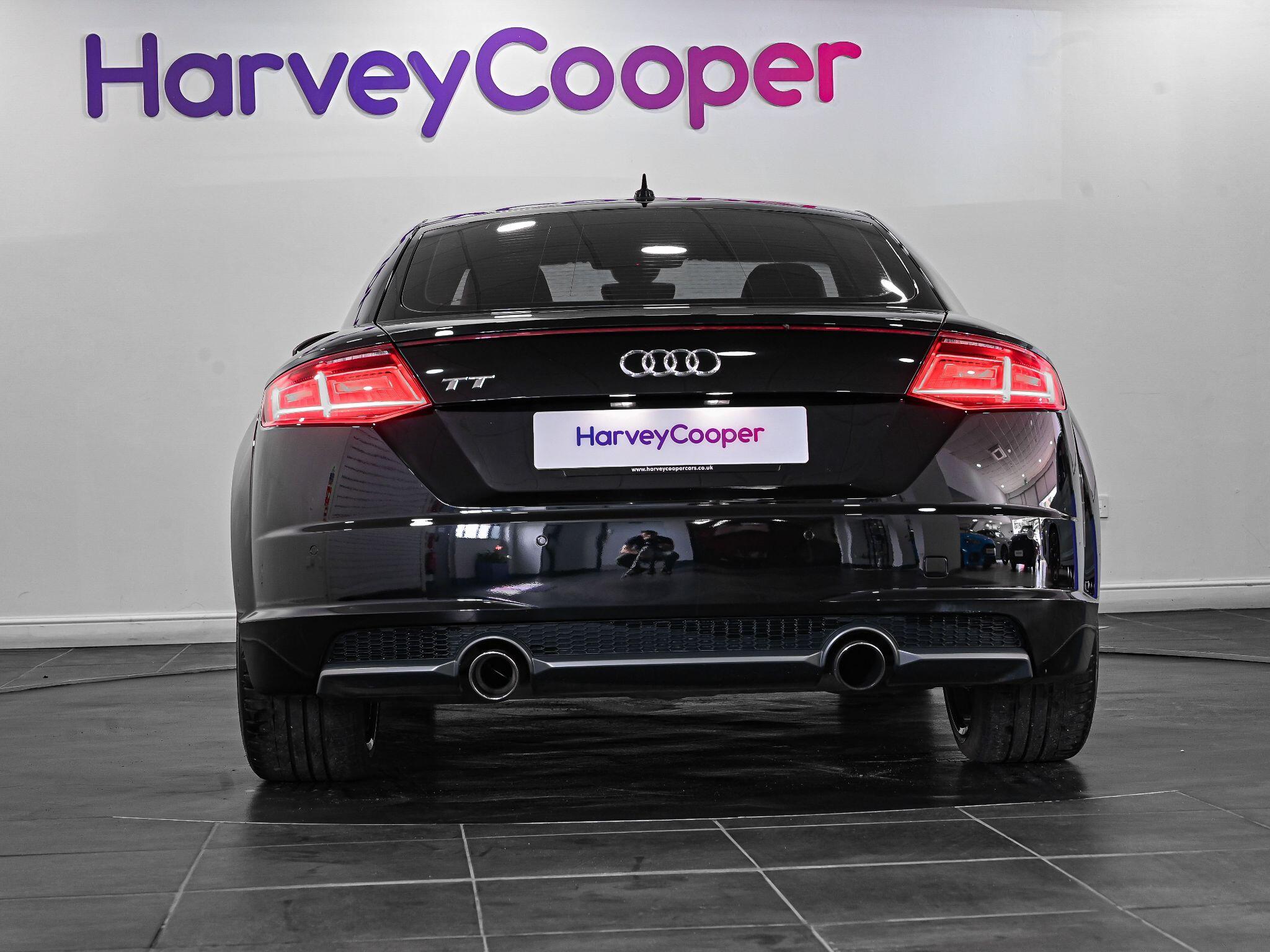 Audi TT view 16