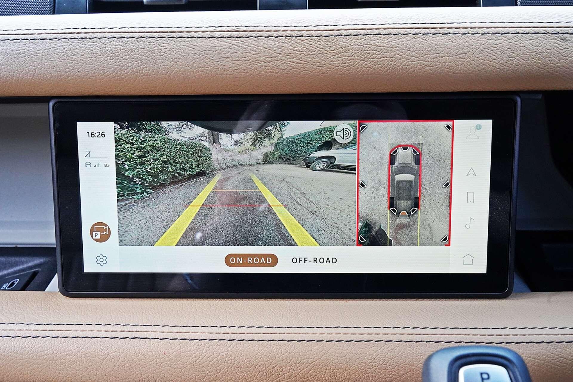 Land Rover Defender view 31