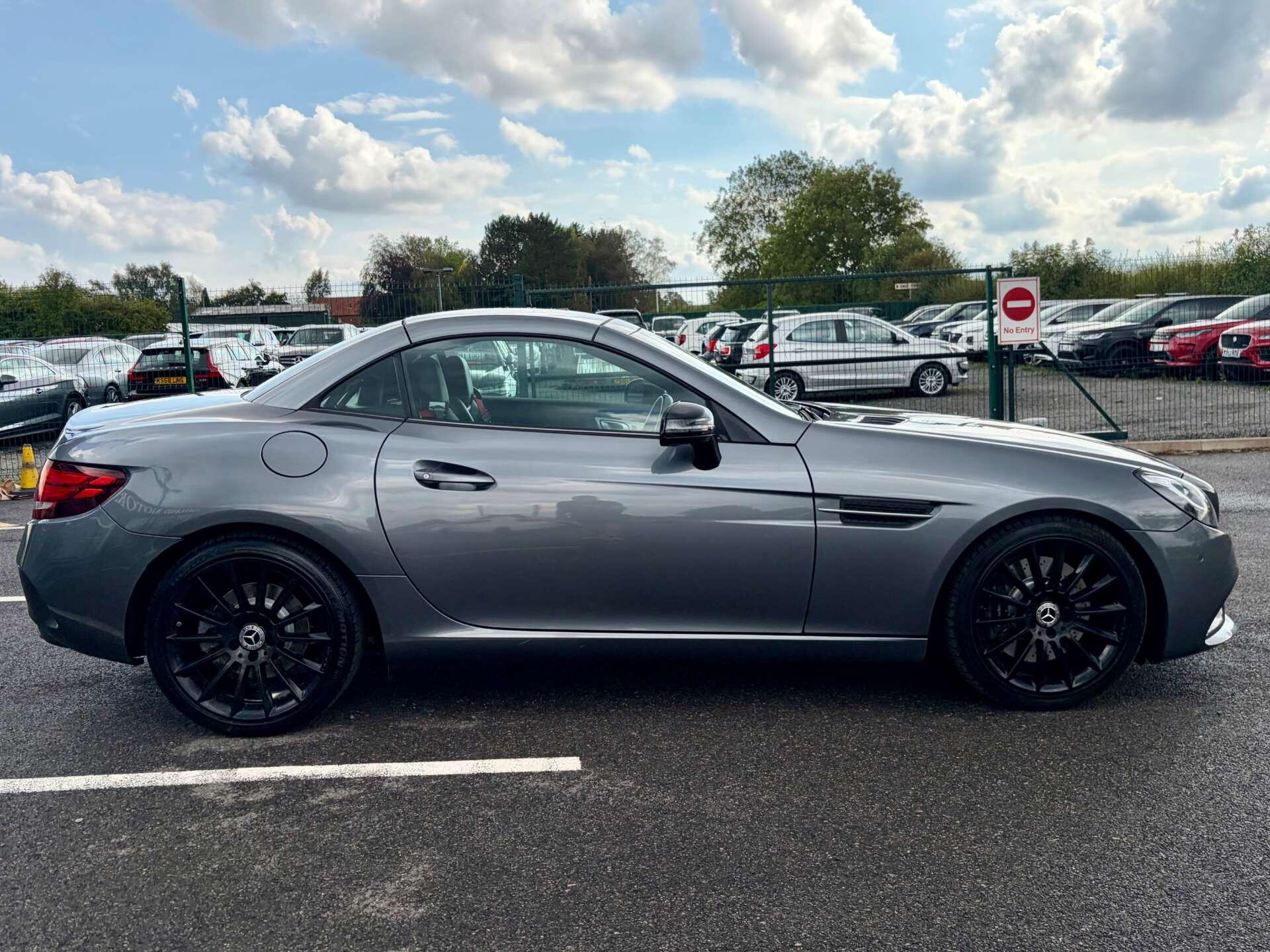 Mercedes-Benz SLC view 23
