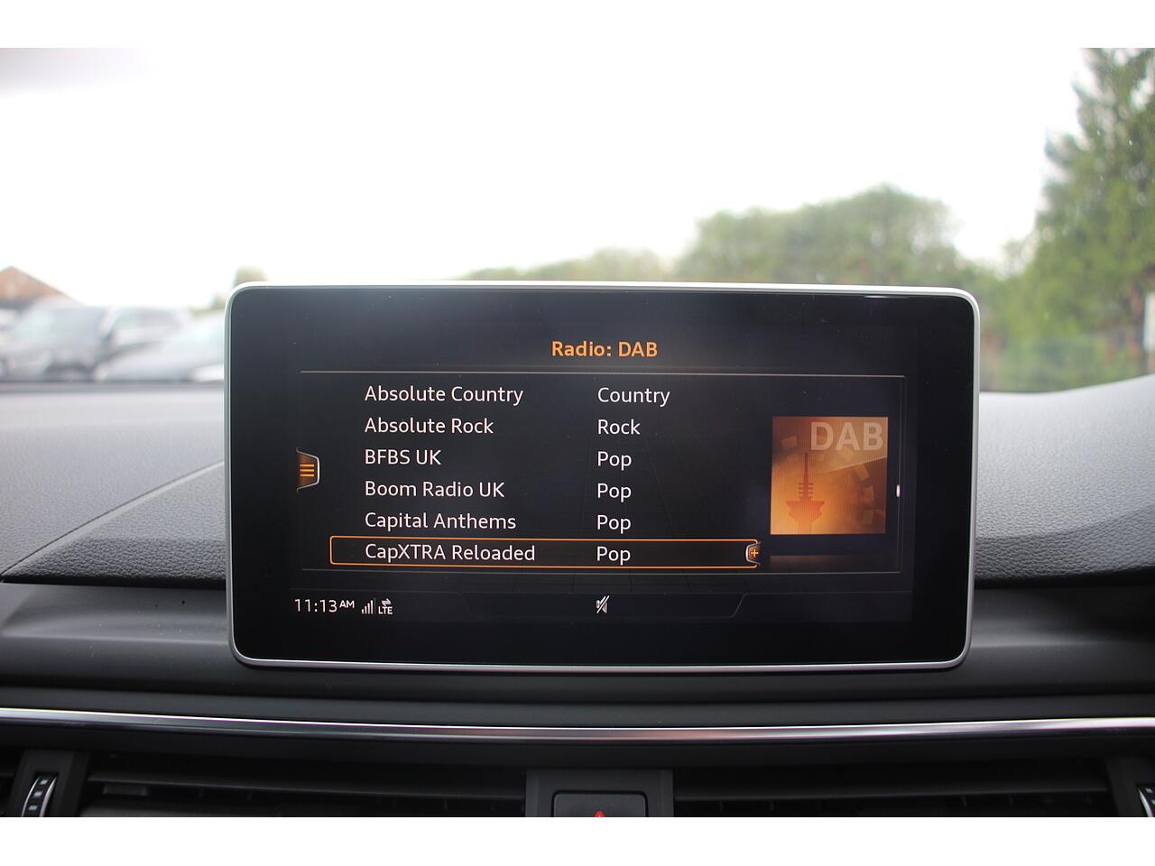 Audi A4 view 24