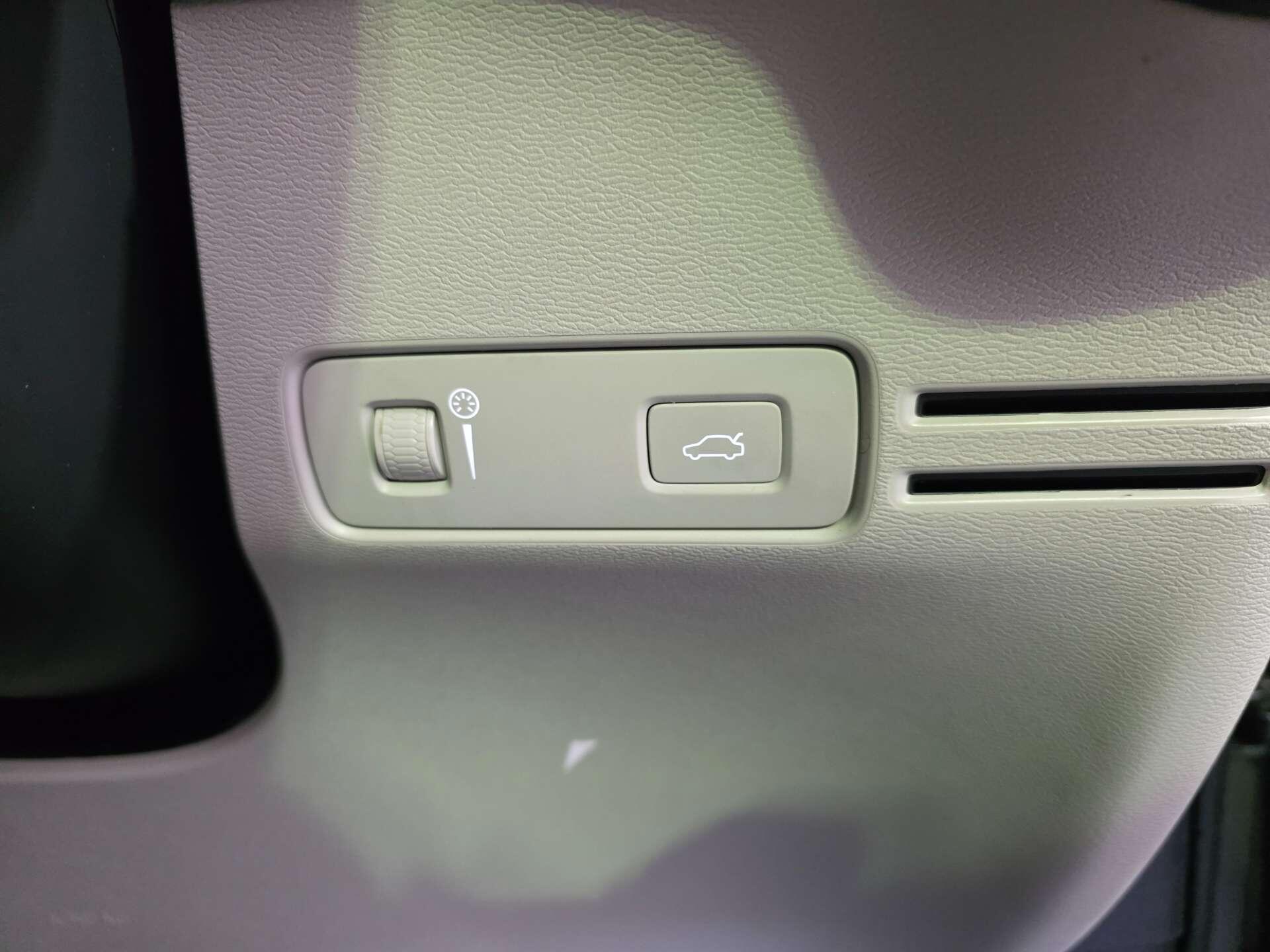 Volvo XC40 view 36