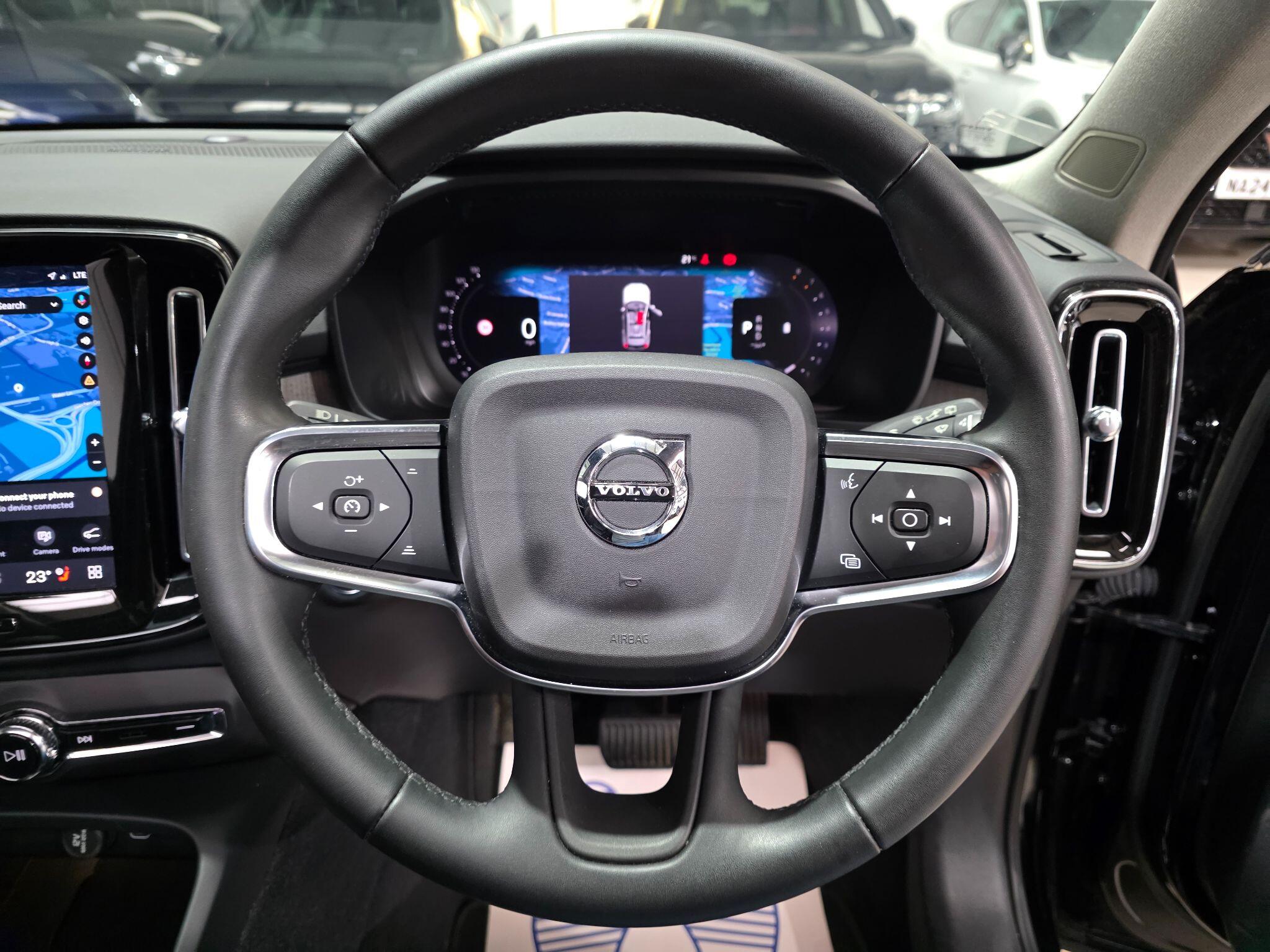 Volvo XC40 view 21