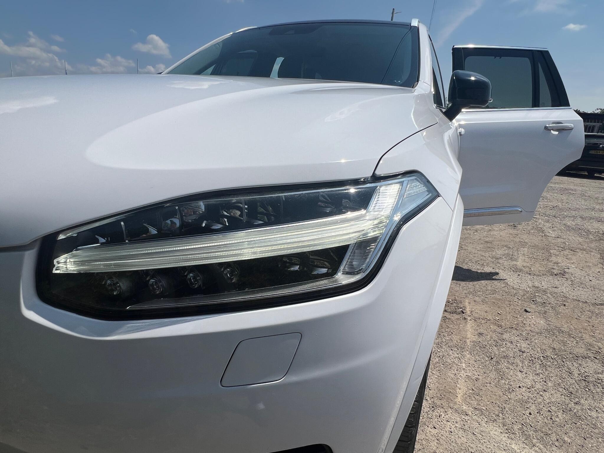 Volvo XC90 view 13