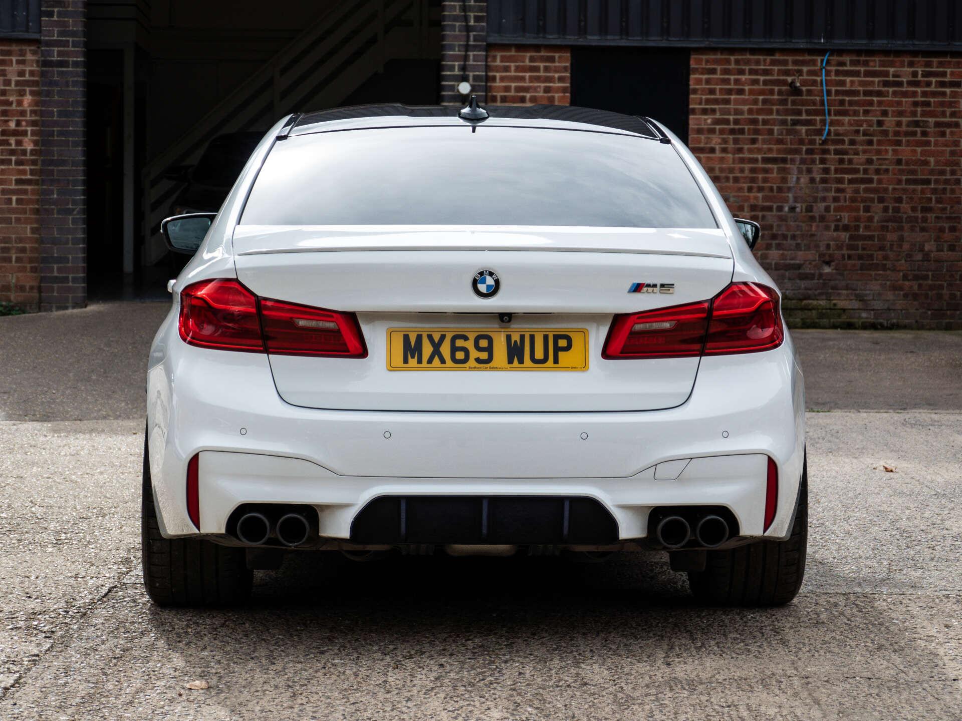 BMW M5 view 17