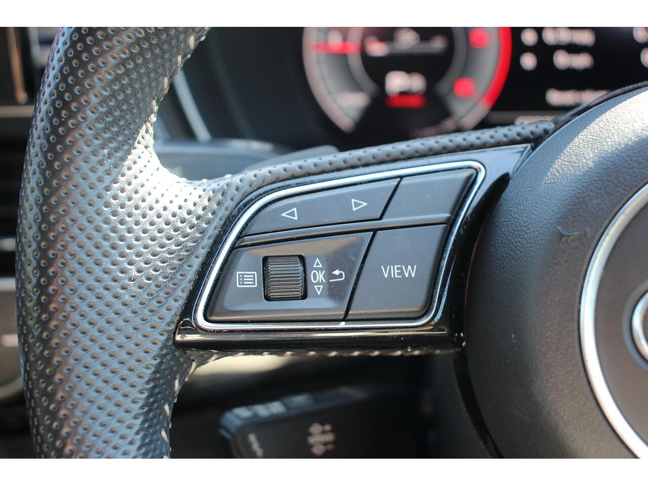 Audi A4 Avant view 26