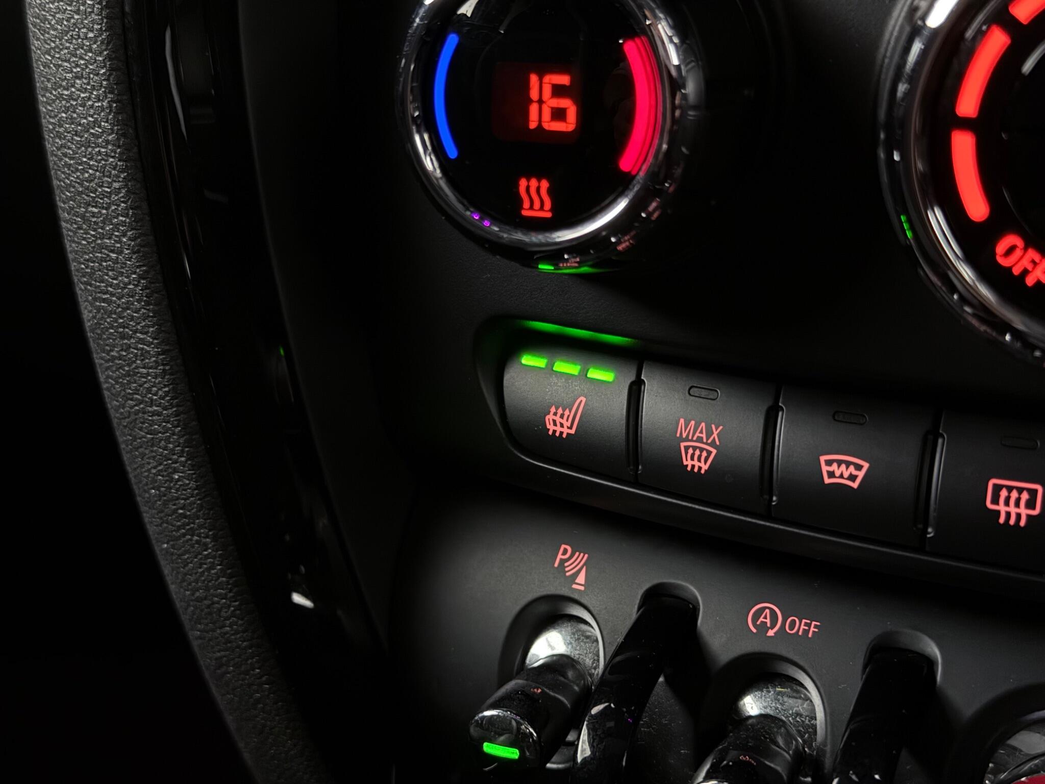MINI Clubman view 25