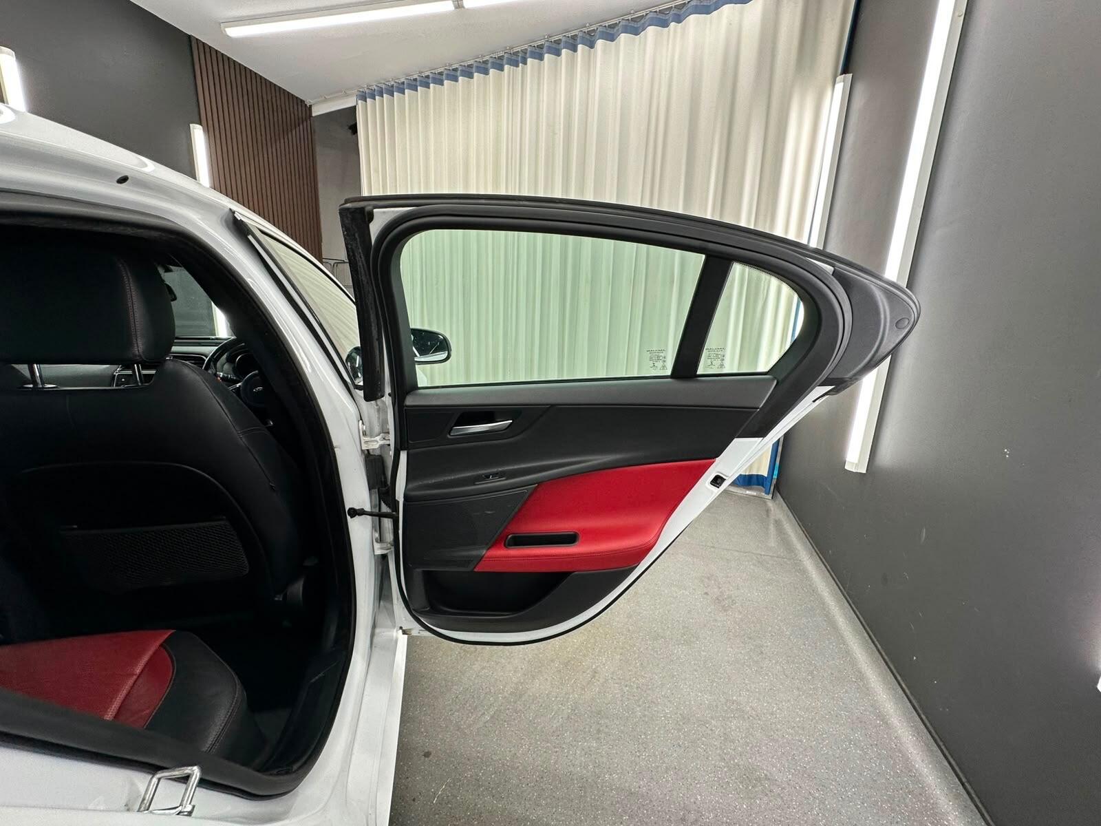 Jaguar XE view 20