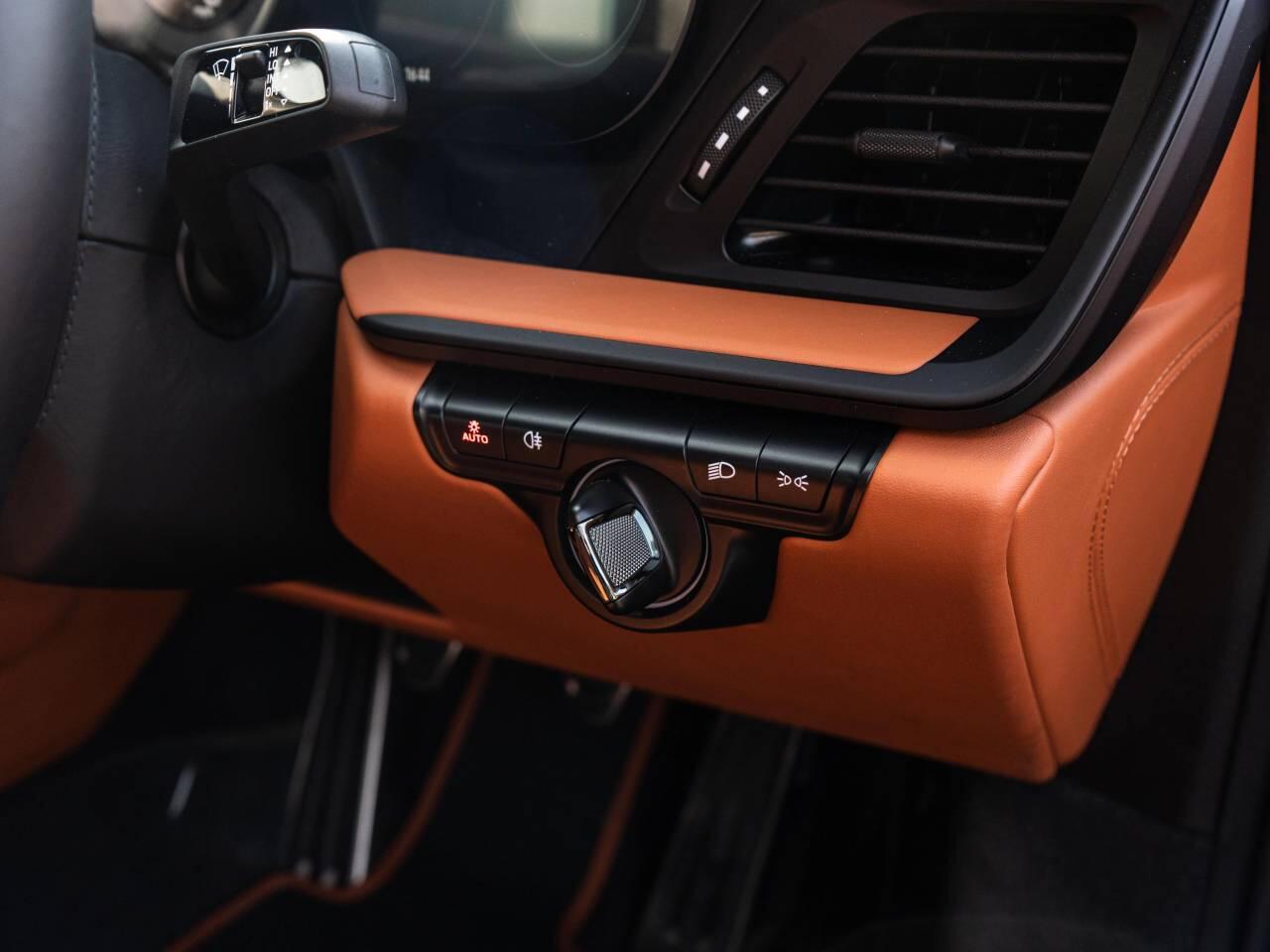 Porsche 911 view 47
