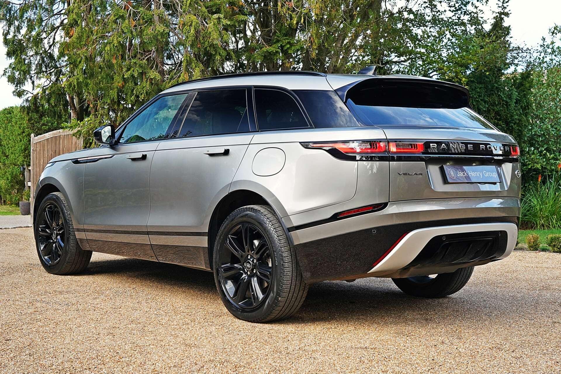 Land Rover Range Rover Velar view 4