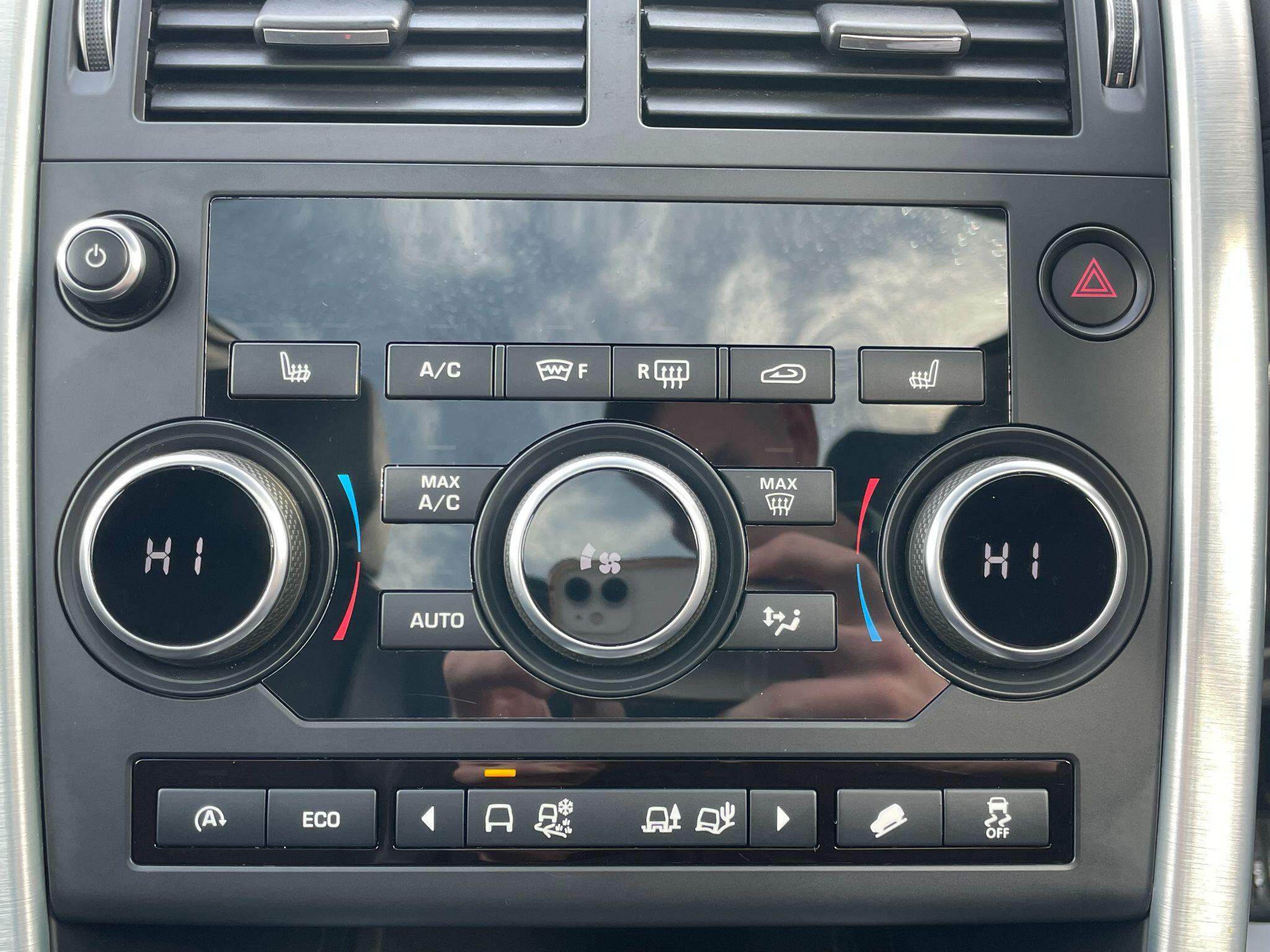 Land Rover Discovery Sport view 31