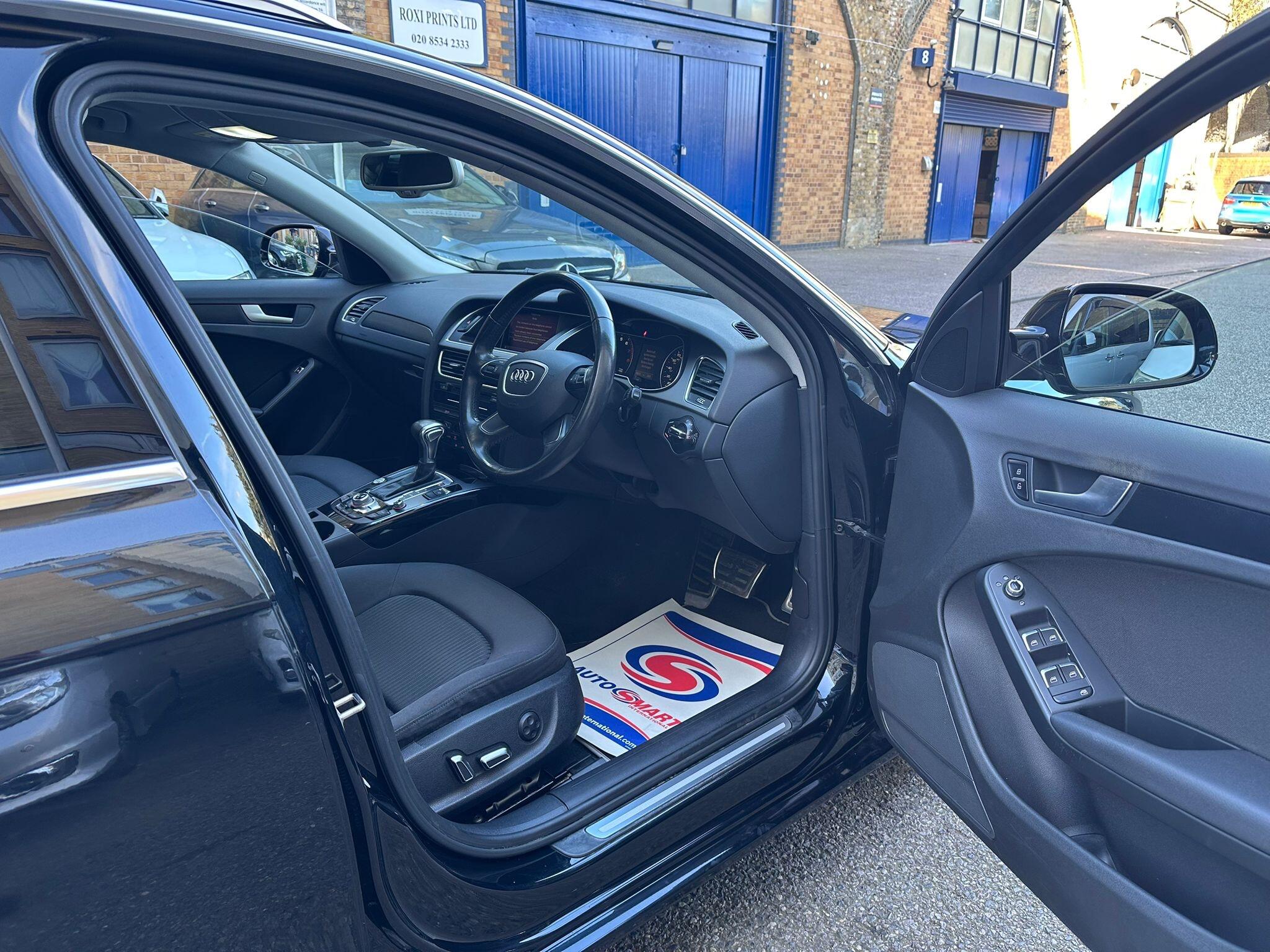 Audi A4 Avant view 28