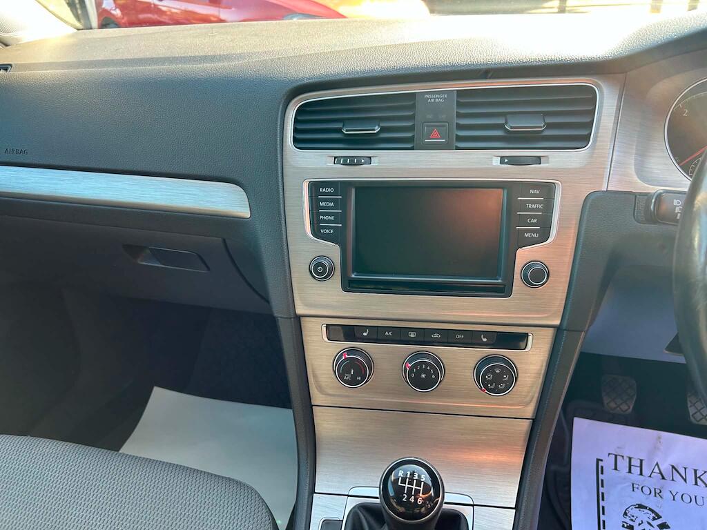 Volkswagen Golf view 10