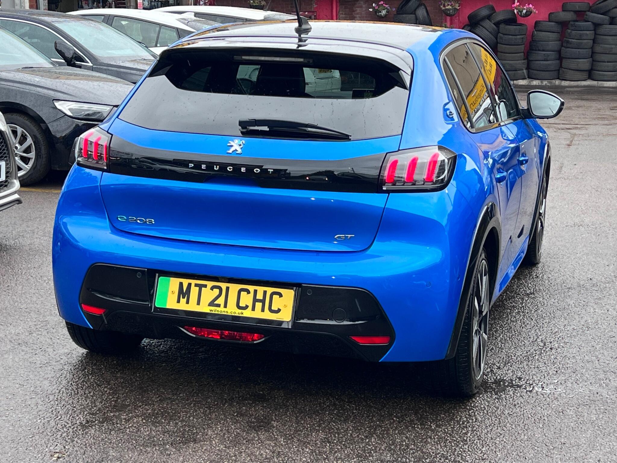 Peugeot E-208 view 11