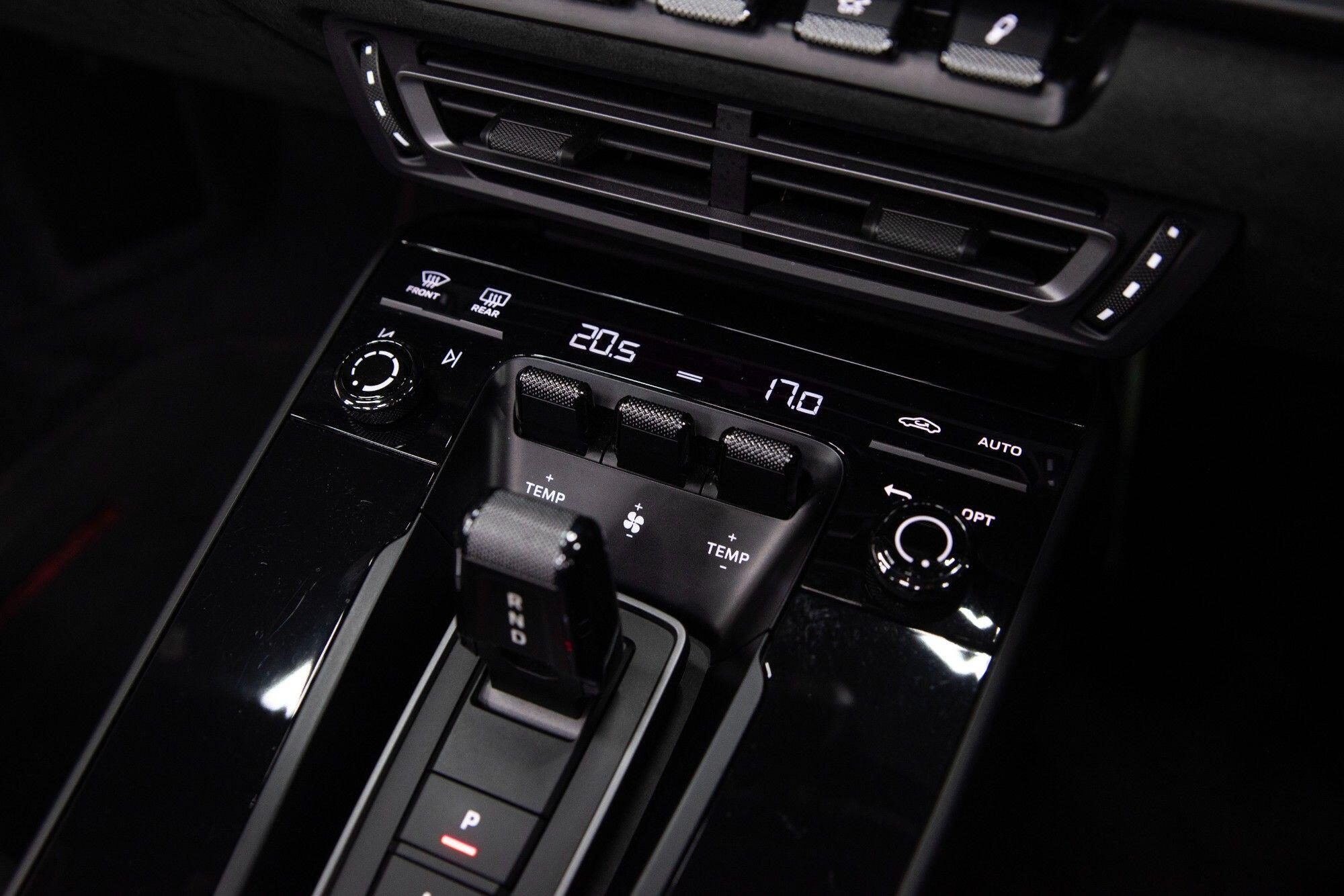 Porsche 911 view 39