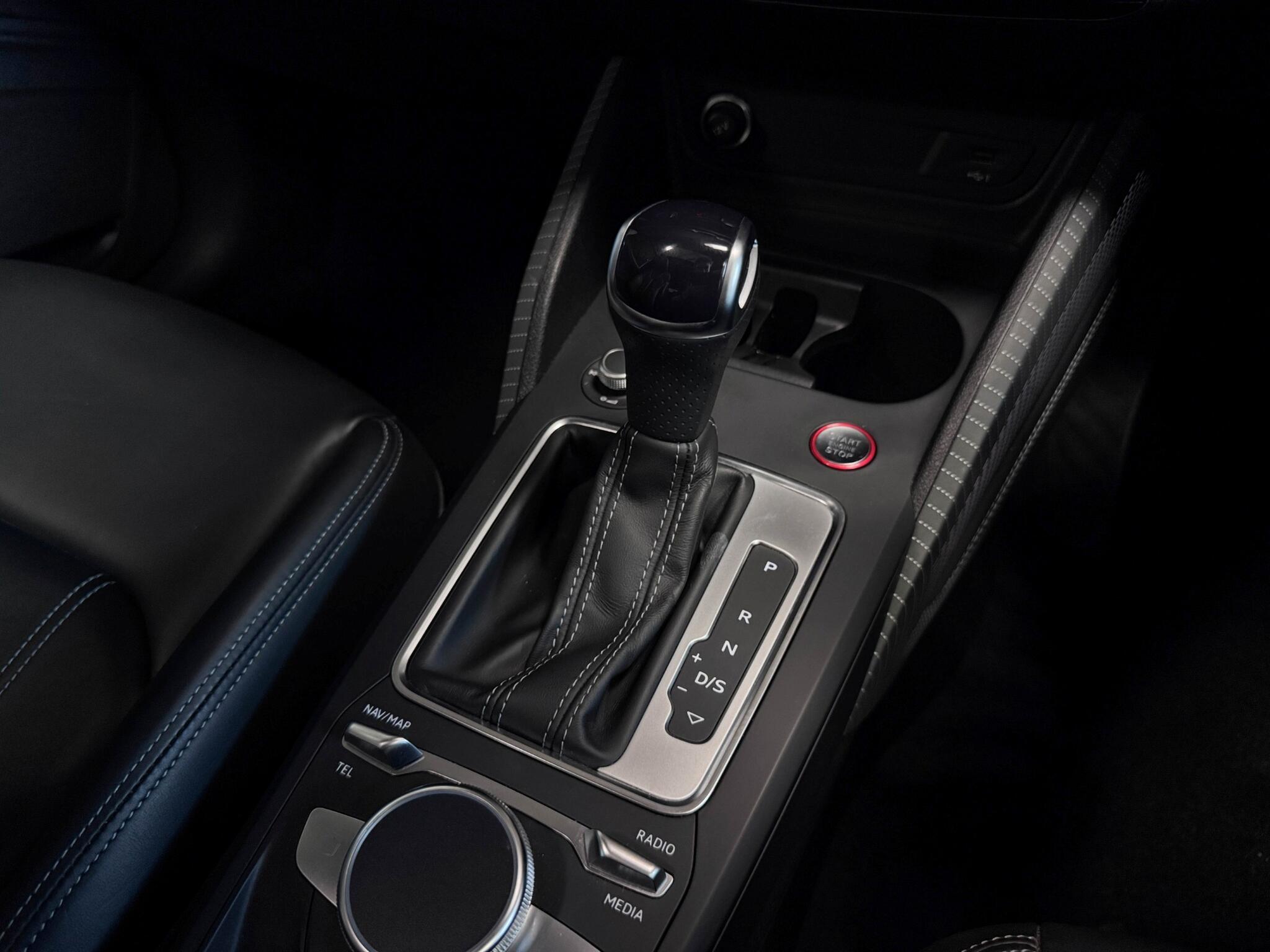 Audi SQ2 view 34