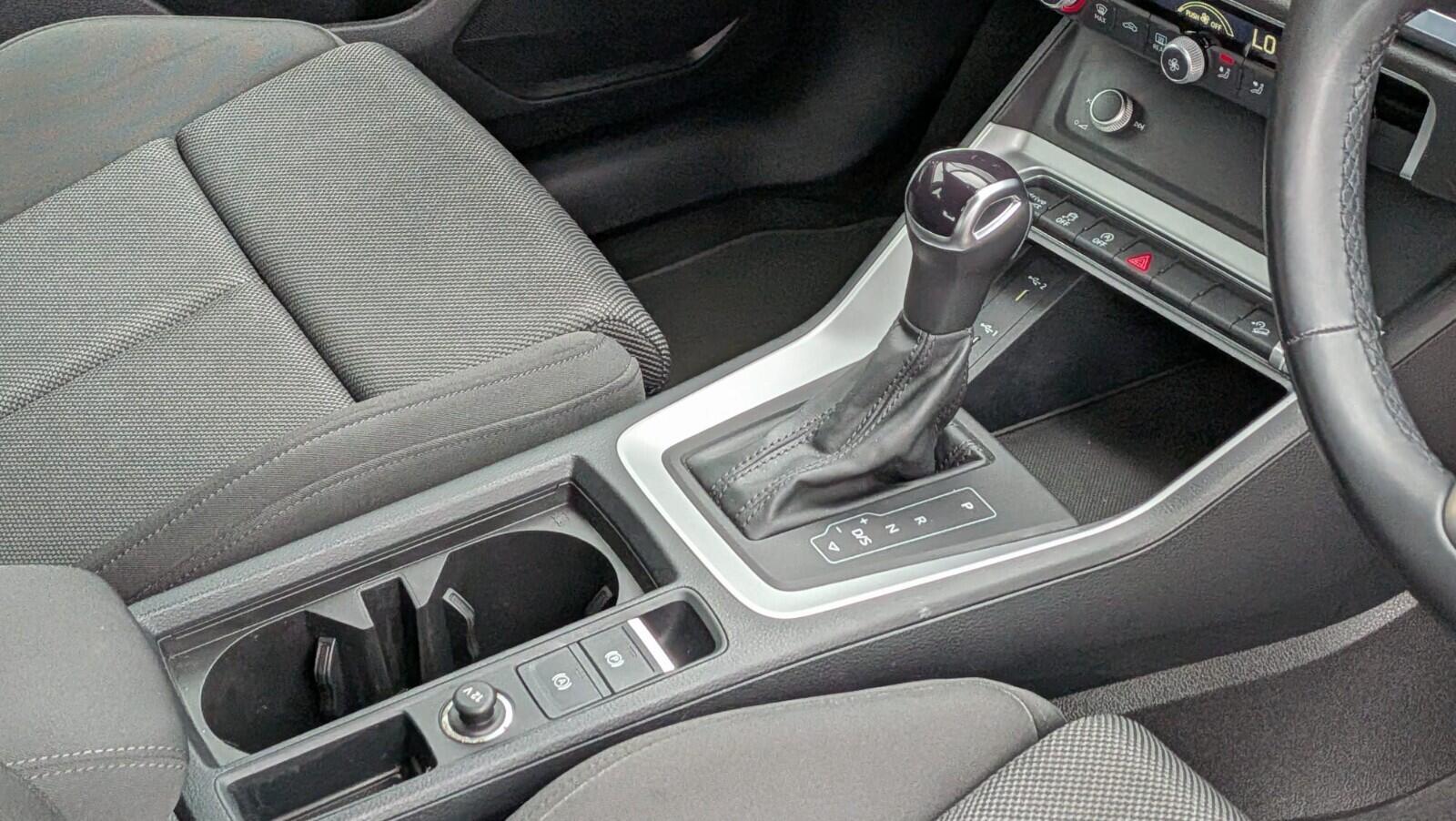 Audi Q3 view 17