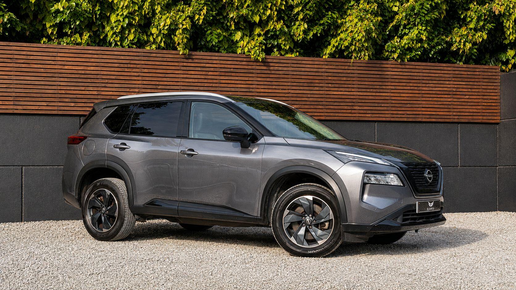 Nissan X-Trail view 4