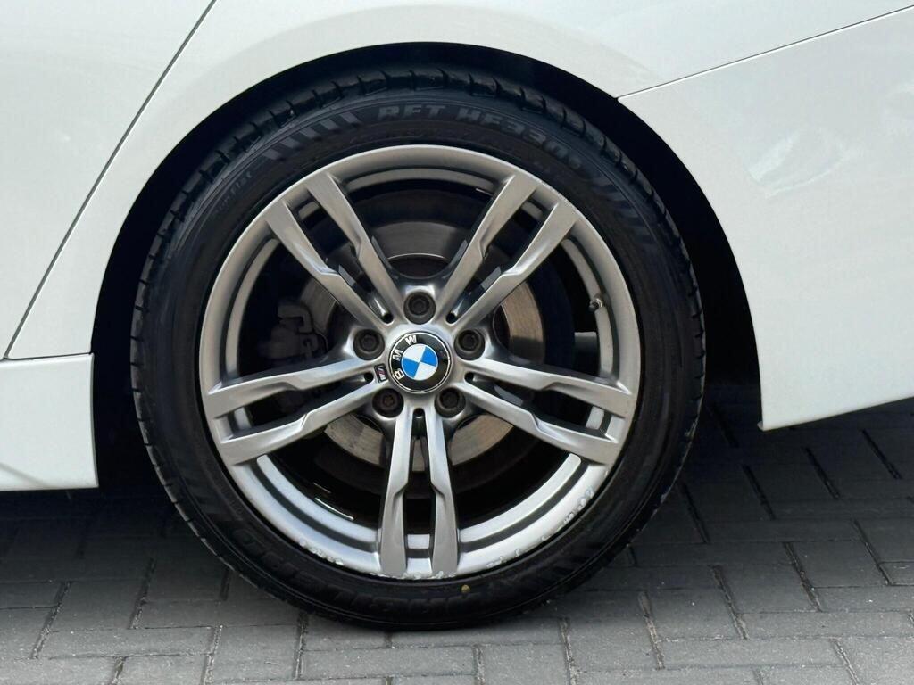 BMW 3 Series view 15