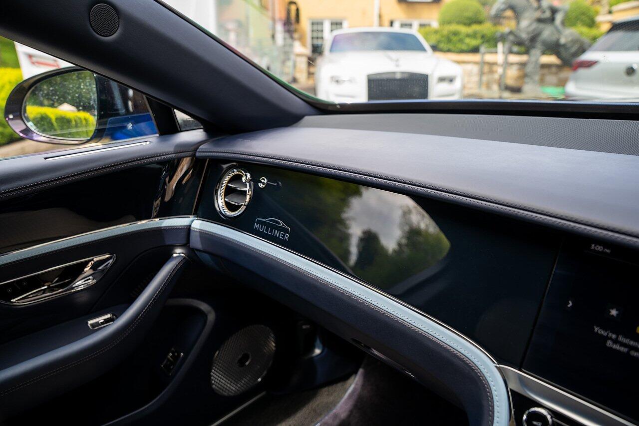 Bentley Flying Spur view 52