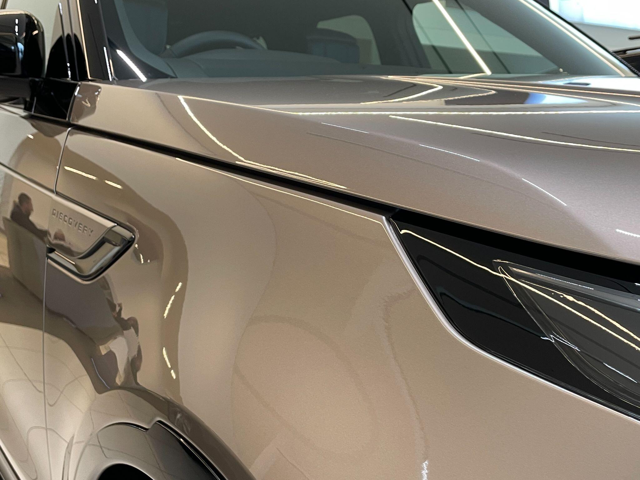 Land Rover Discovery view 29