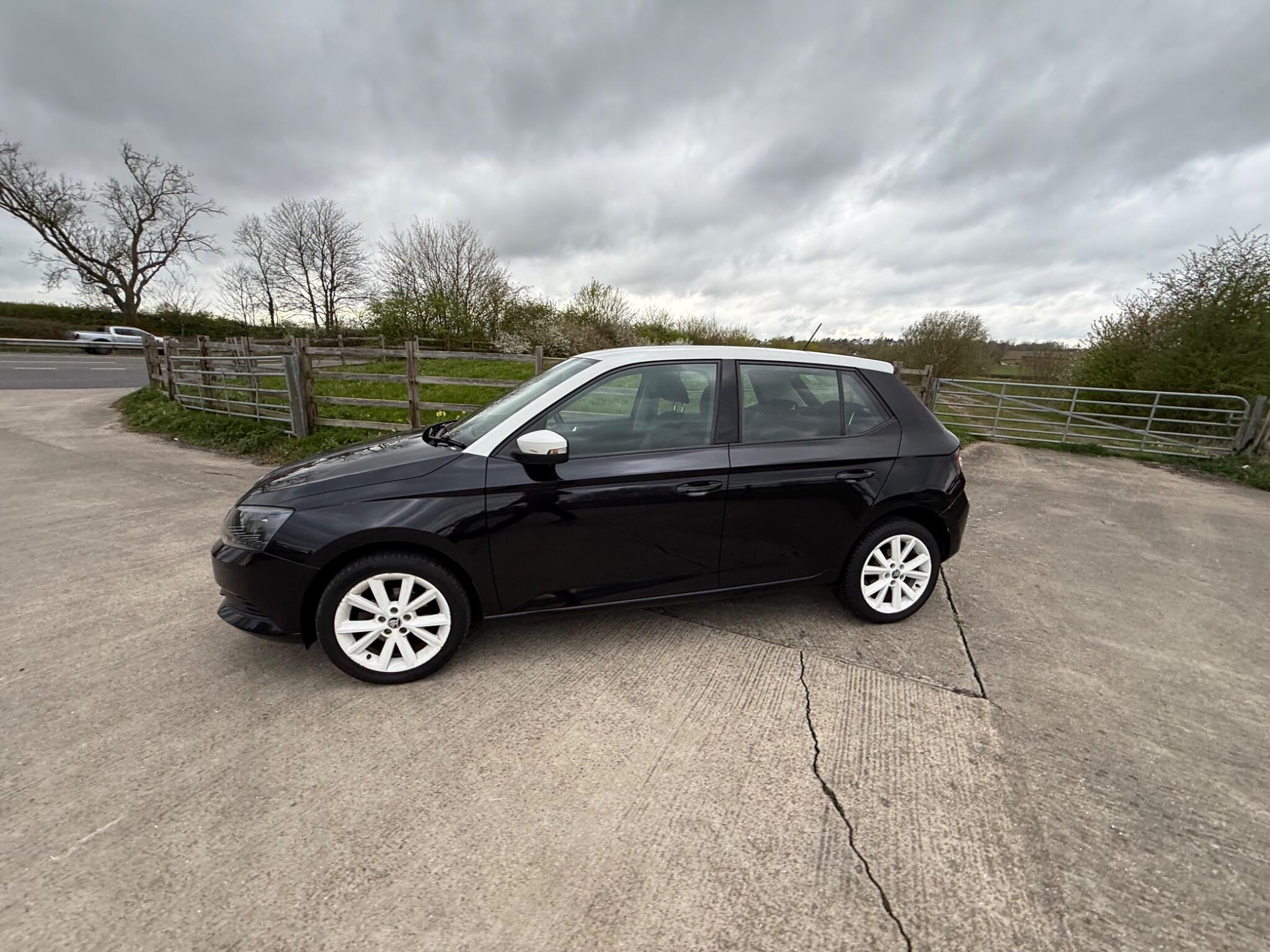 Skoda Fabia 1.0 TSI Colour Edition Euro 6 (s/s) 5dr — photo 10 of 90