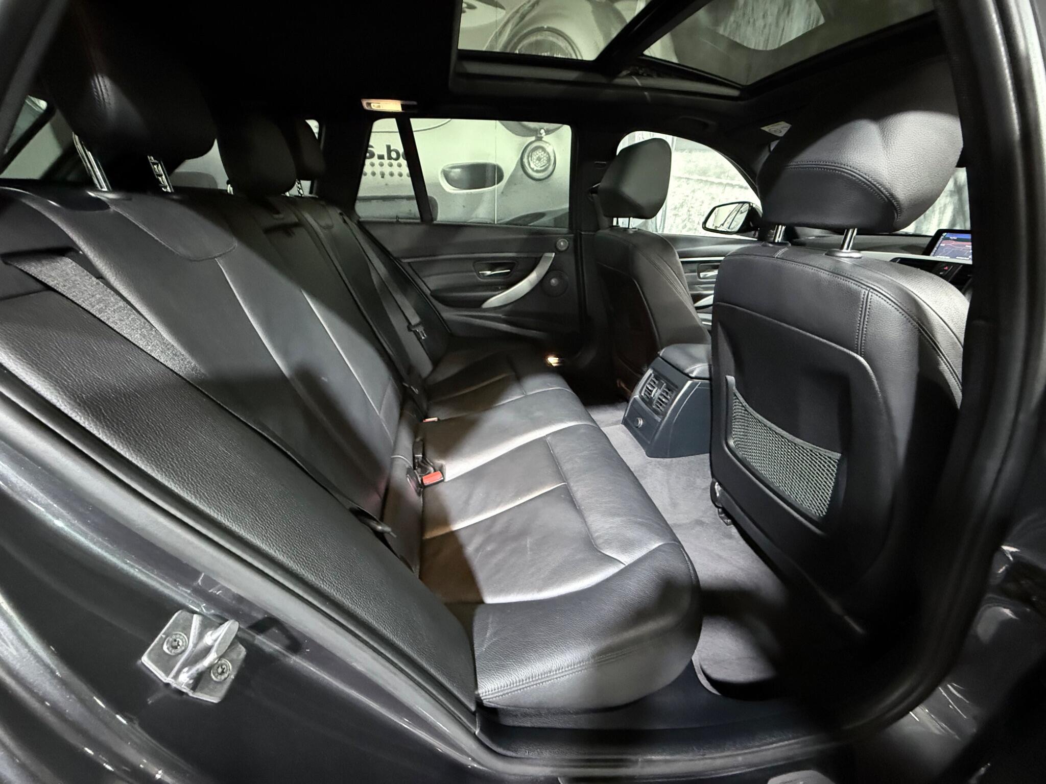 BMW 3 Series view 15