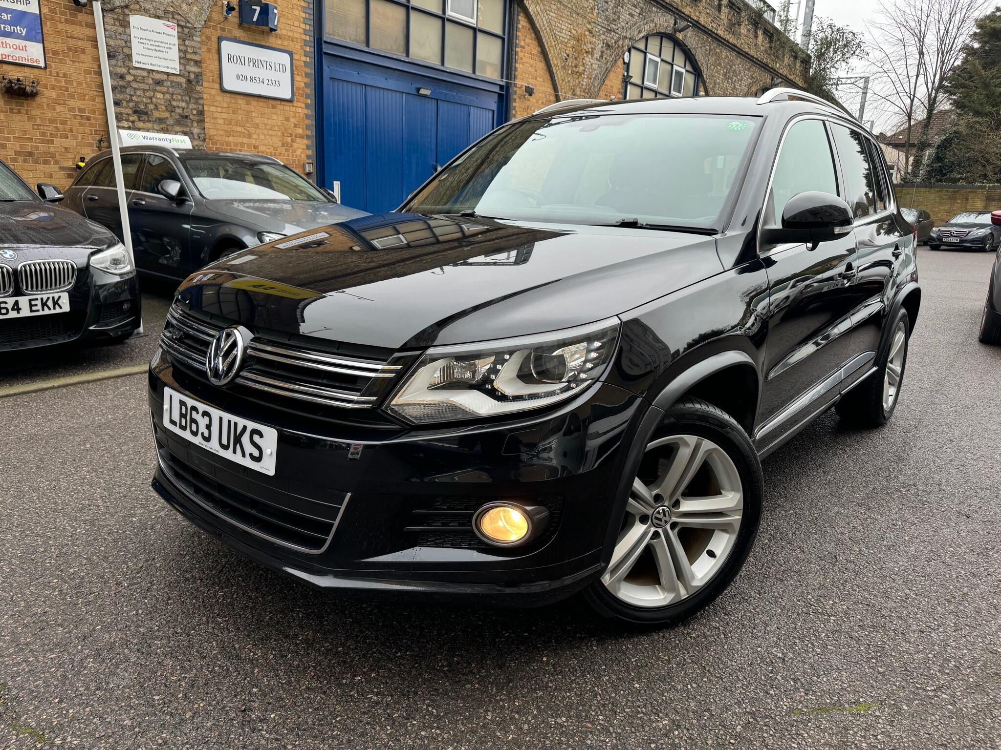 Volkswagen Tiguan view 2