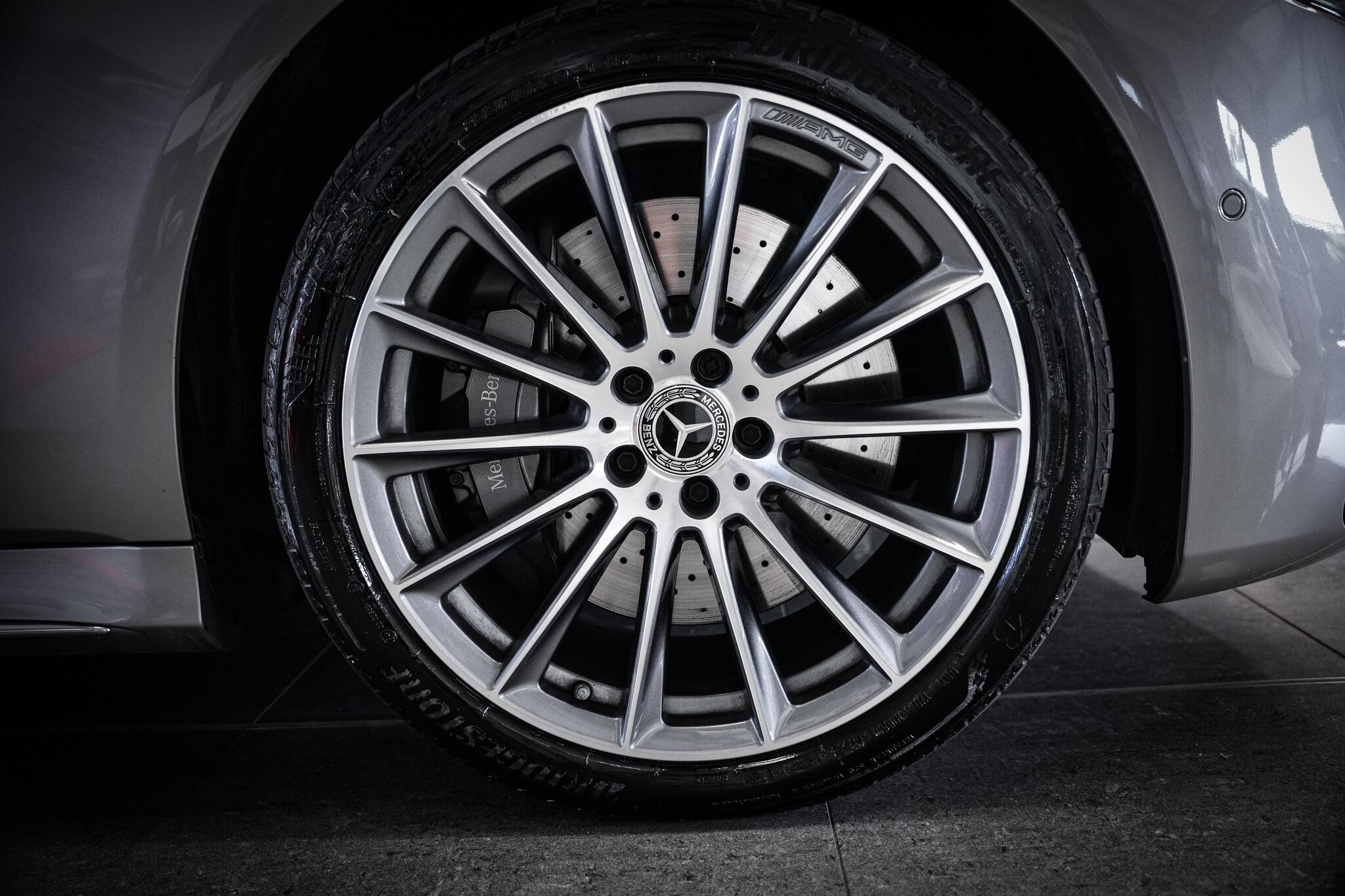 Mercedes-Benz S-Class view 26