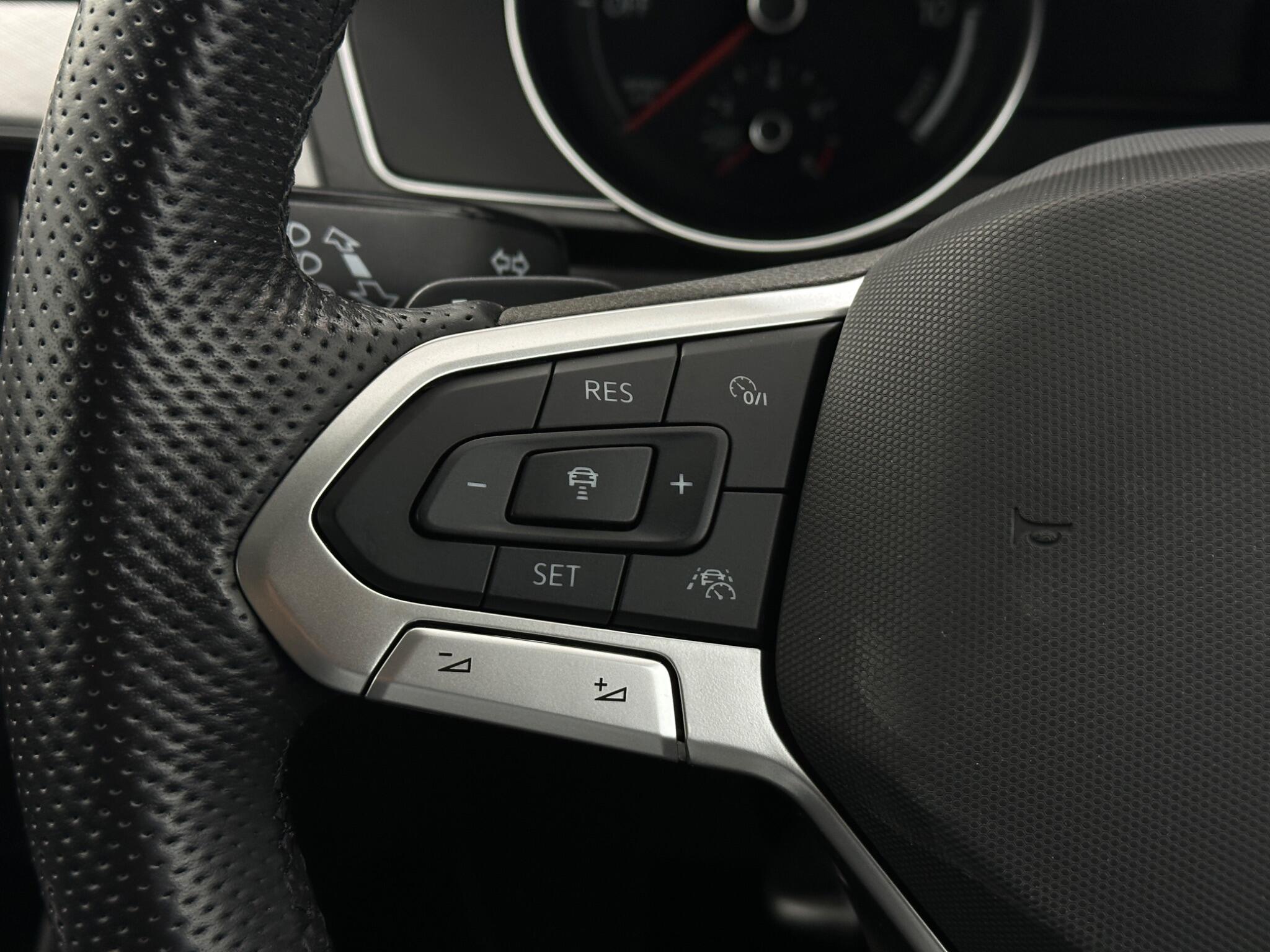 Volkswagen Passat view 15