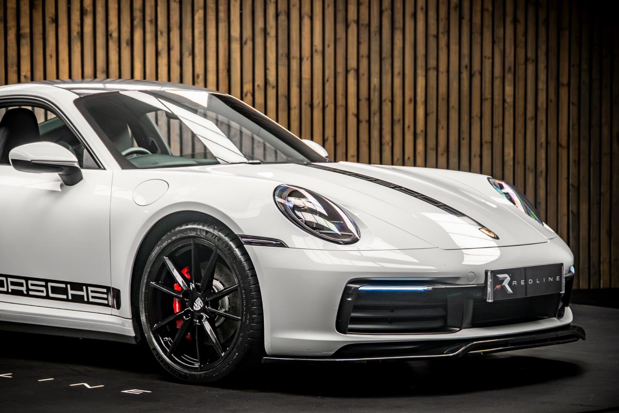 Porsche 911 view 10