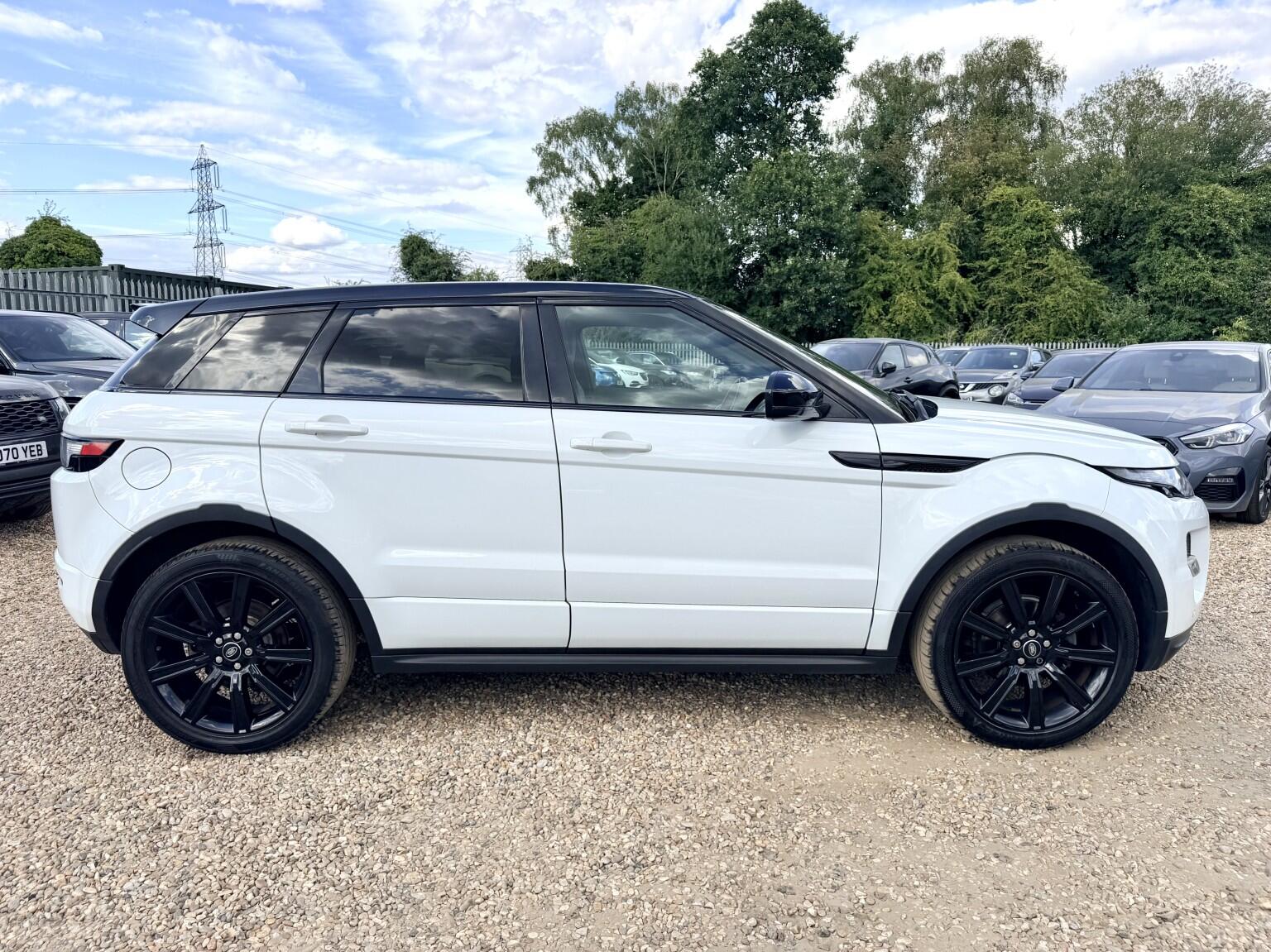 Land Rover Range Rover Evoque view 2