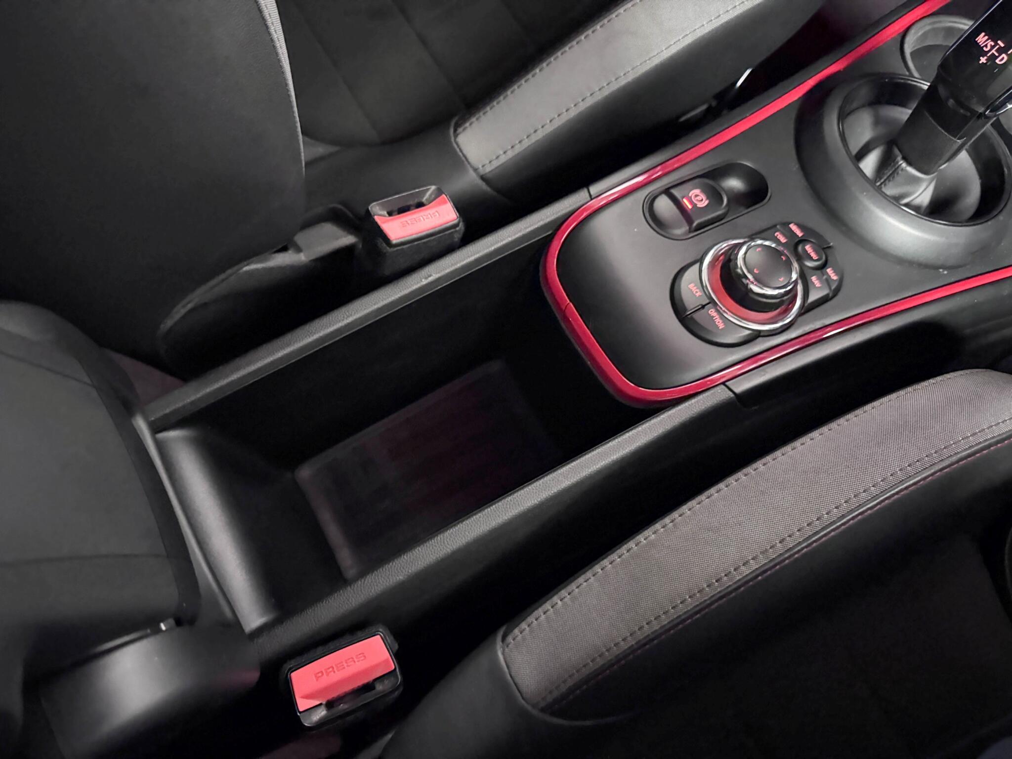 Mini Countryman view 33