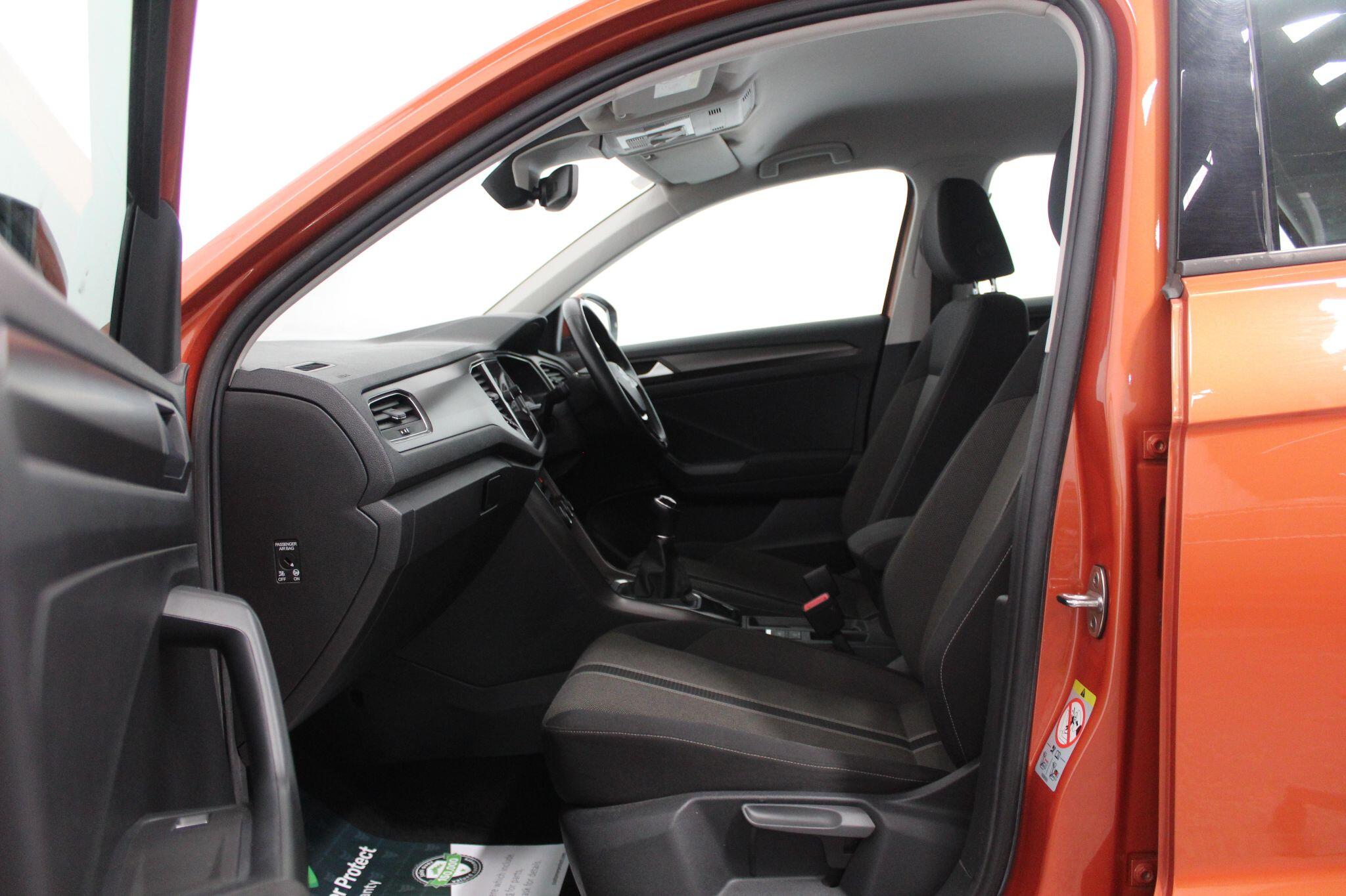 Volkswagen T-Roc view 47